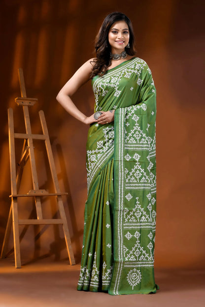 Leaf green hand embroidered silk gujarati stitch saree in ethnic motif 1