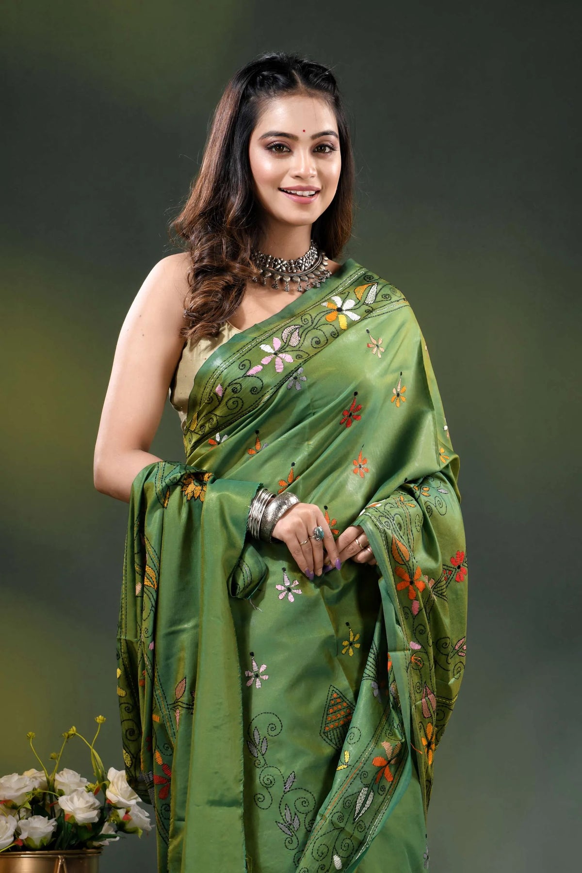 Leaf green multi-thread floral design silk kantha stitch saree 2