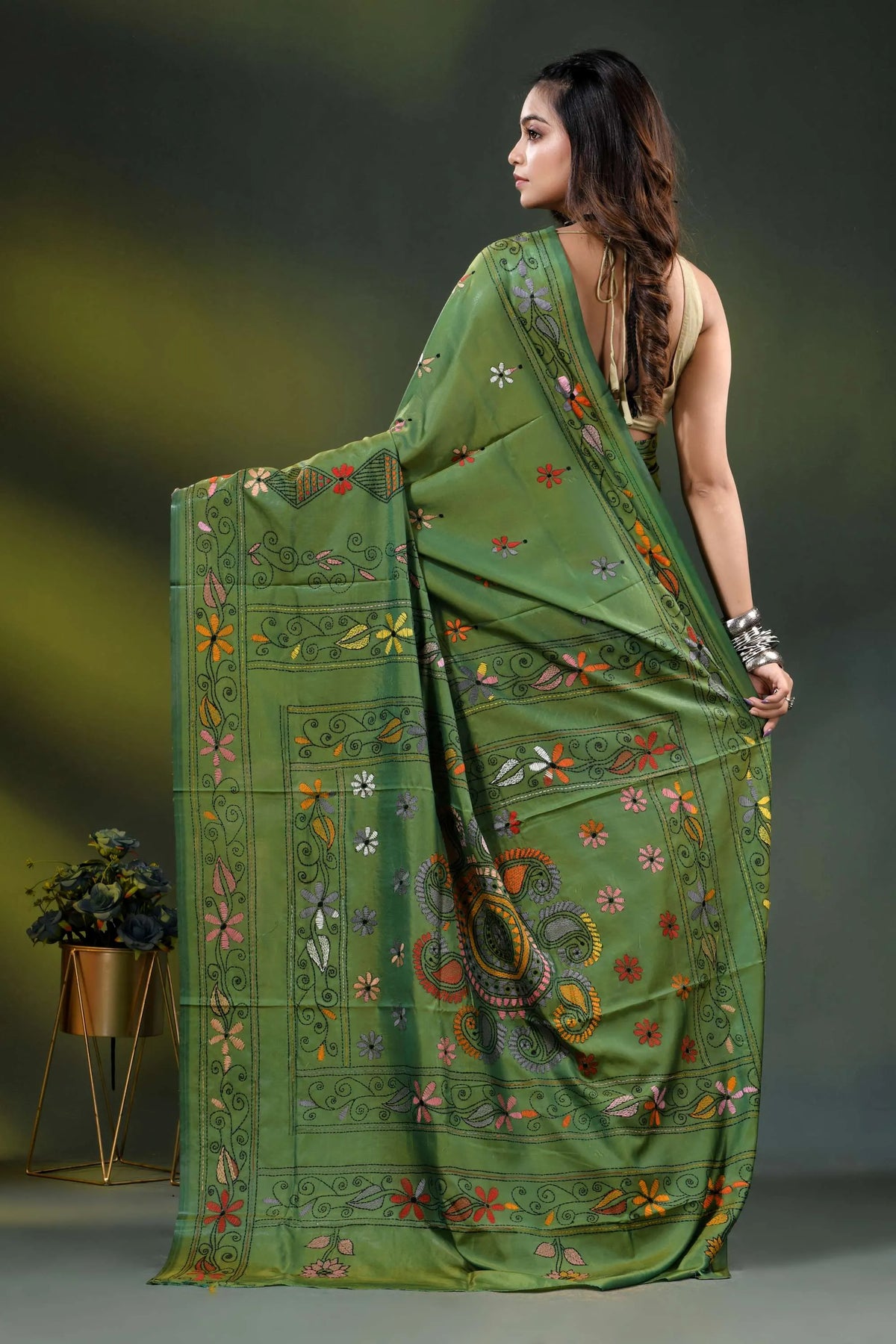 Leaf green multi-thread floral design silk kantha stitch saree 5