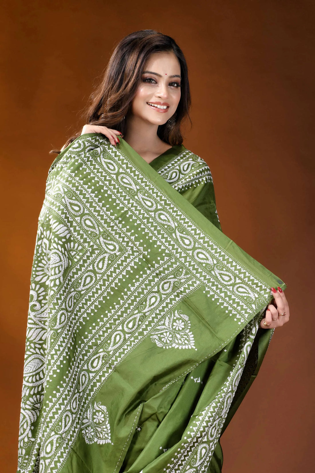 Leaf green paisley design hand embroidery silk kantha stitch saree vibrant olive green saree intricate 2