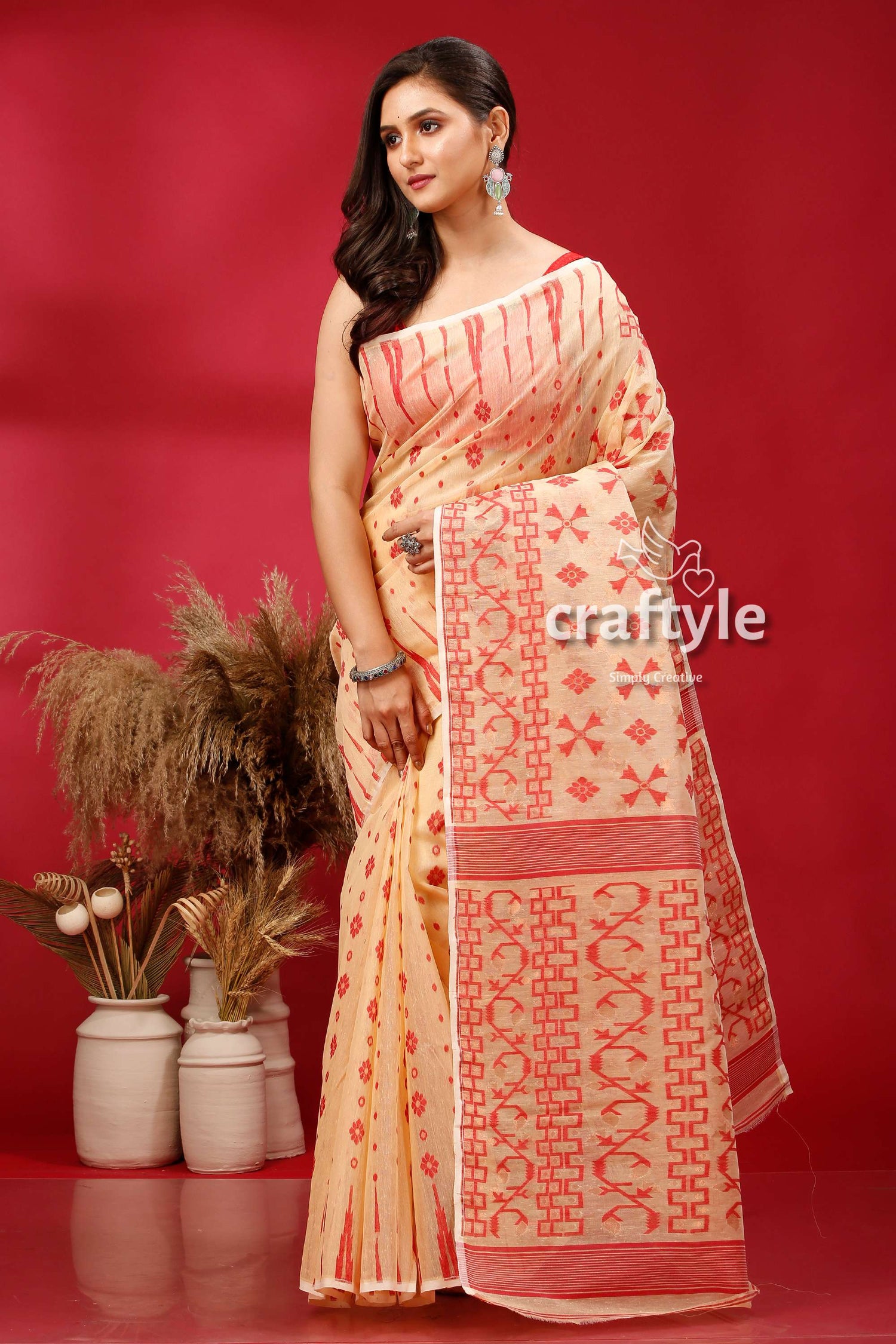 Light Cream and Red Traditional Dhakai Jamdani Saree - Craftyle