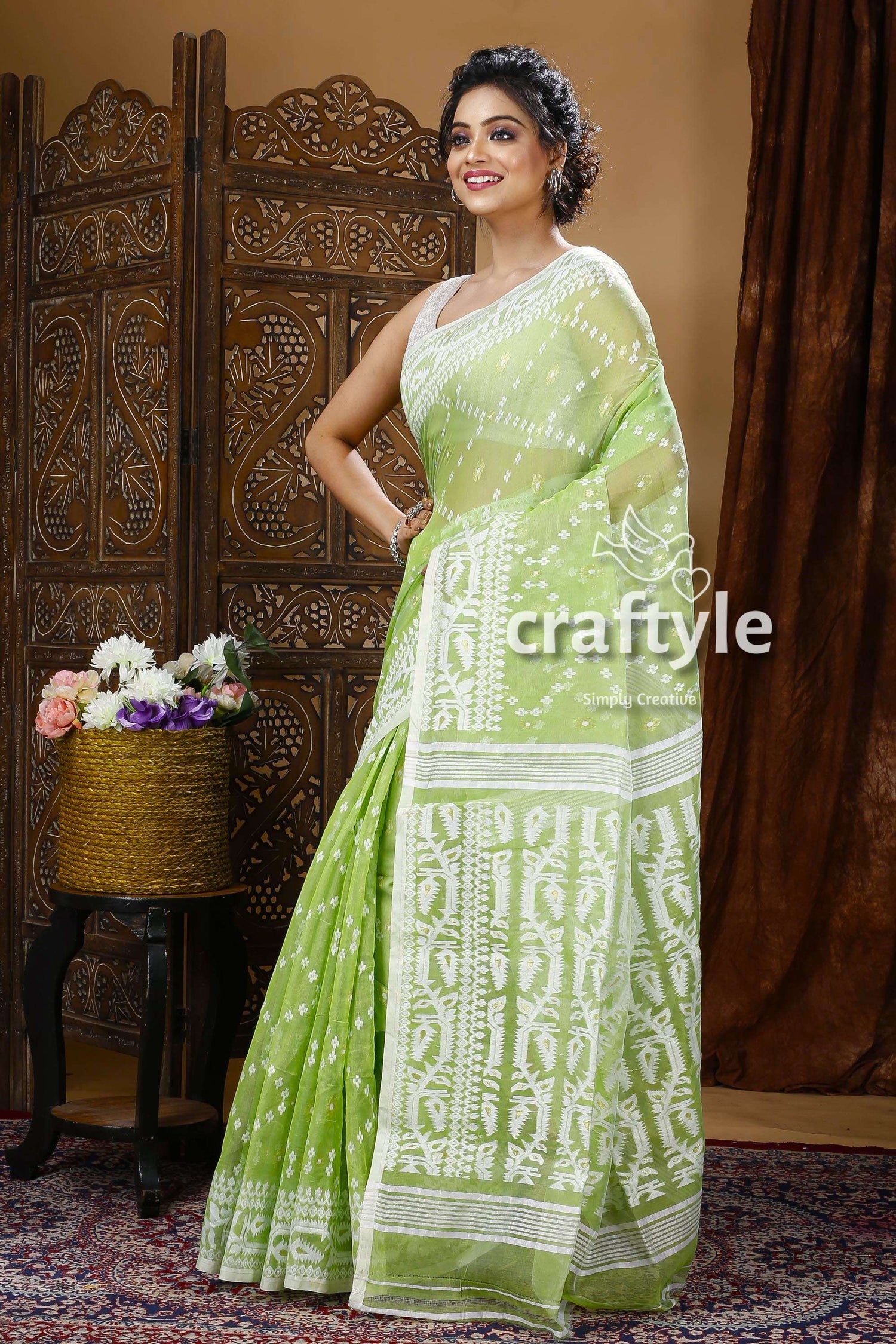 Light Green &amp; White Traditional Jamdani Weave Sari - Craftyle
