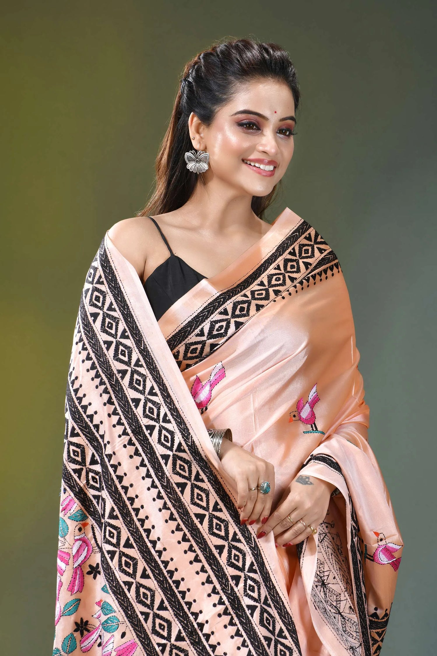 Light peach silk kantha stitch saree with exquisite bird design peach-colored silk saree black geometric 2