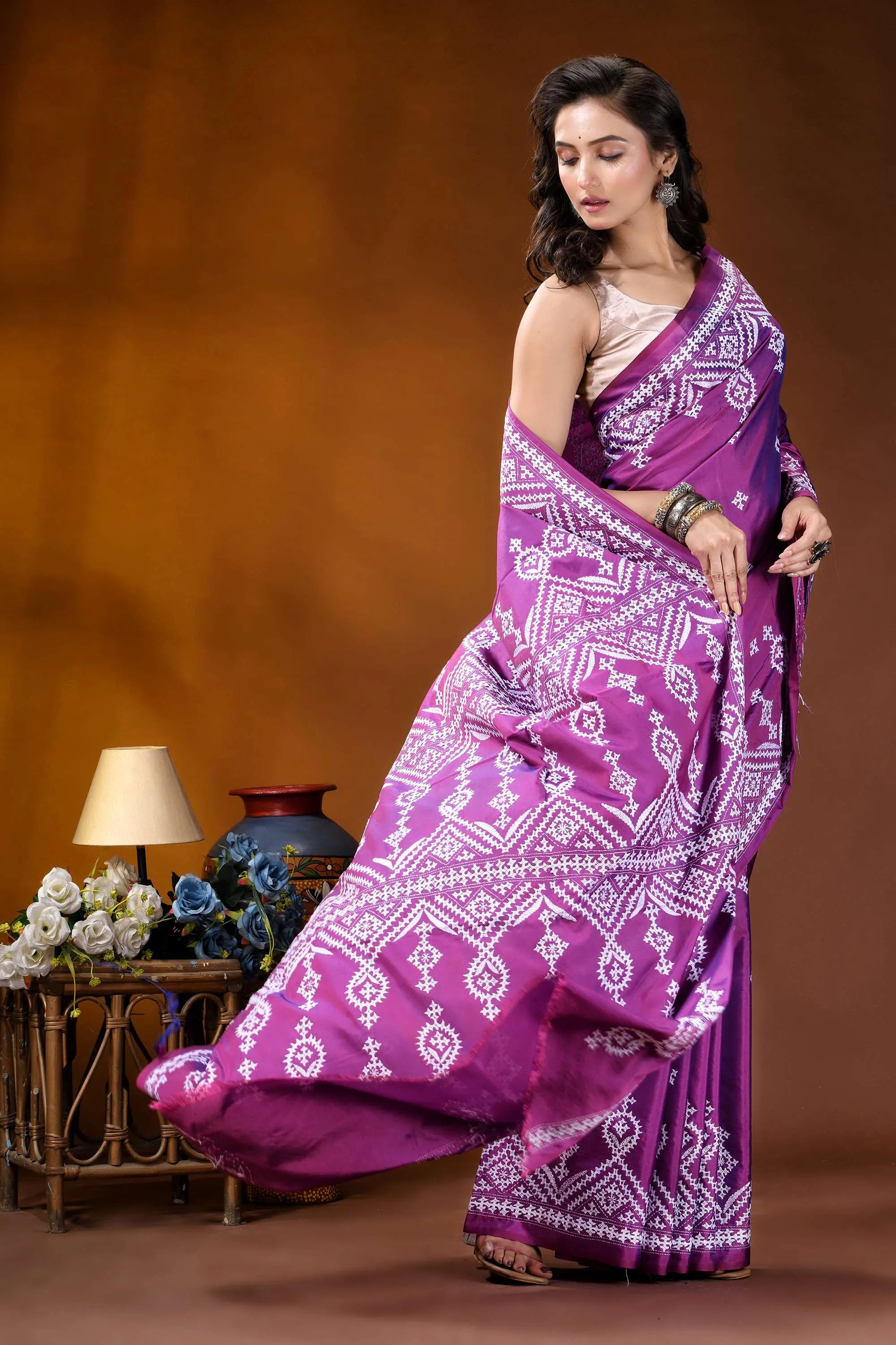 Magenta ethnic motif hand embroidery kutch silk saree vibrant purple saree intricate white 5
