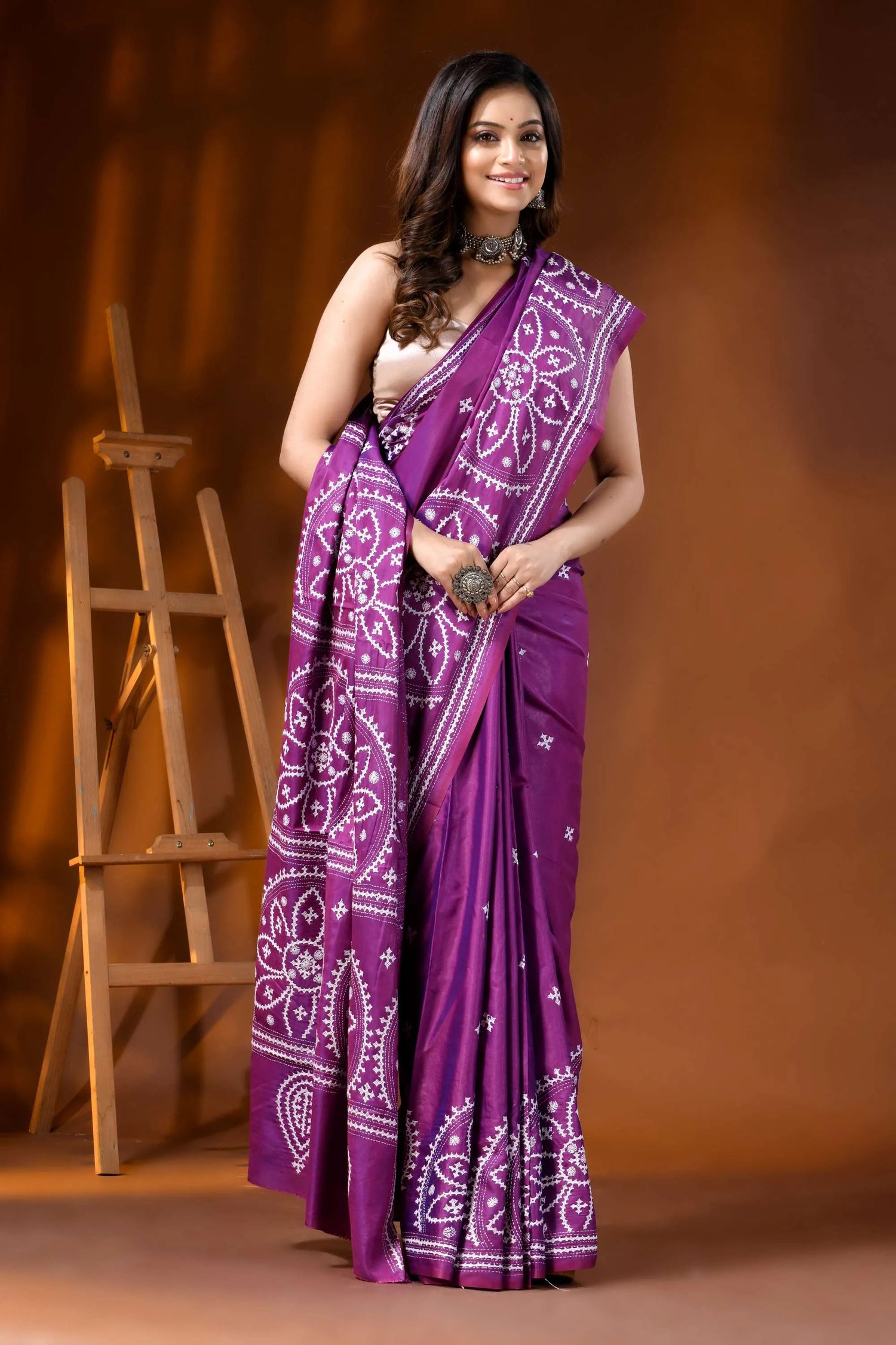 Magenta floral silk kutch embroidery saree - hand embroidered art 4
