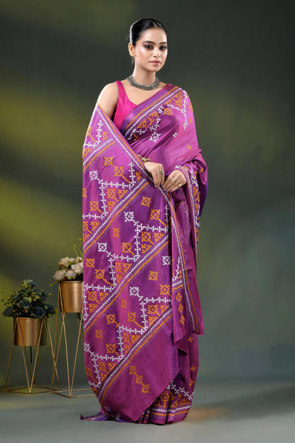 Magenta silk gujarati stitch saree with hand embroidered ethnic work 4