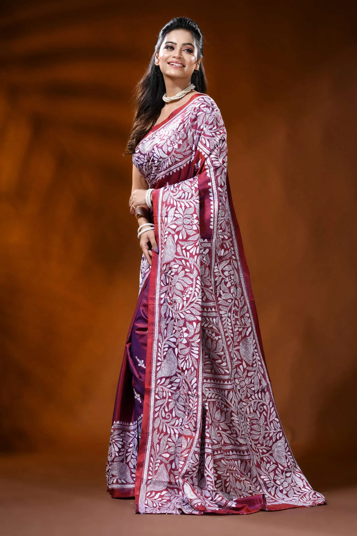 Maroon handcrafted silk kantha saree with lotus floral motif 3