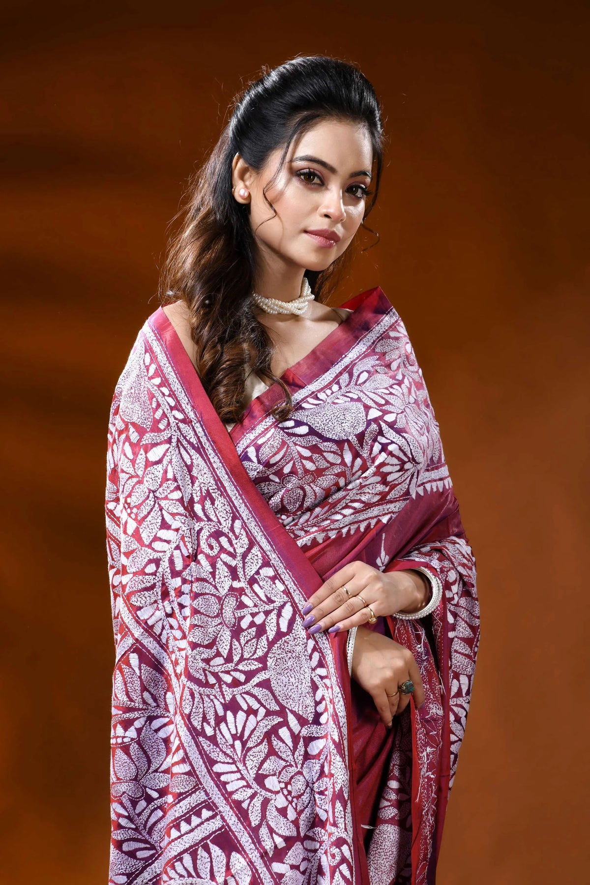 Maroon handcrafted silk kantha saree with lotus floral motif 2