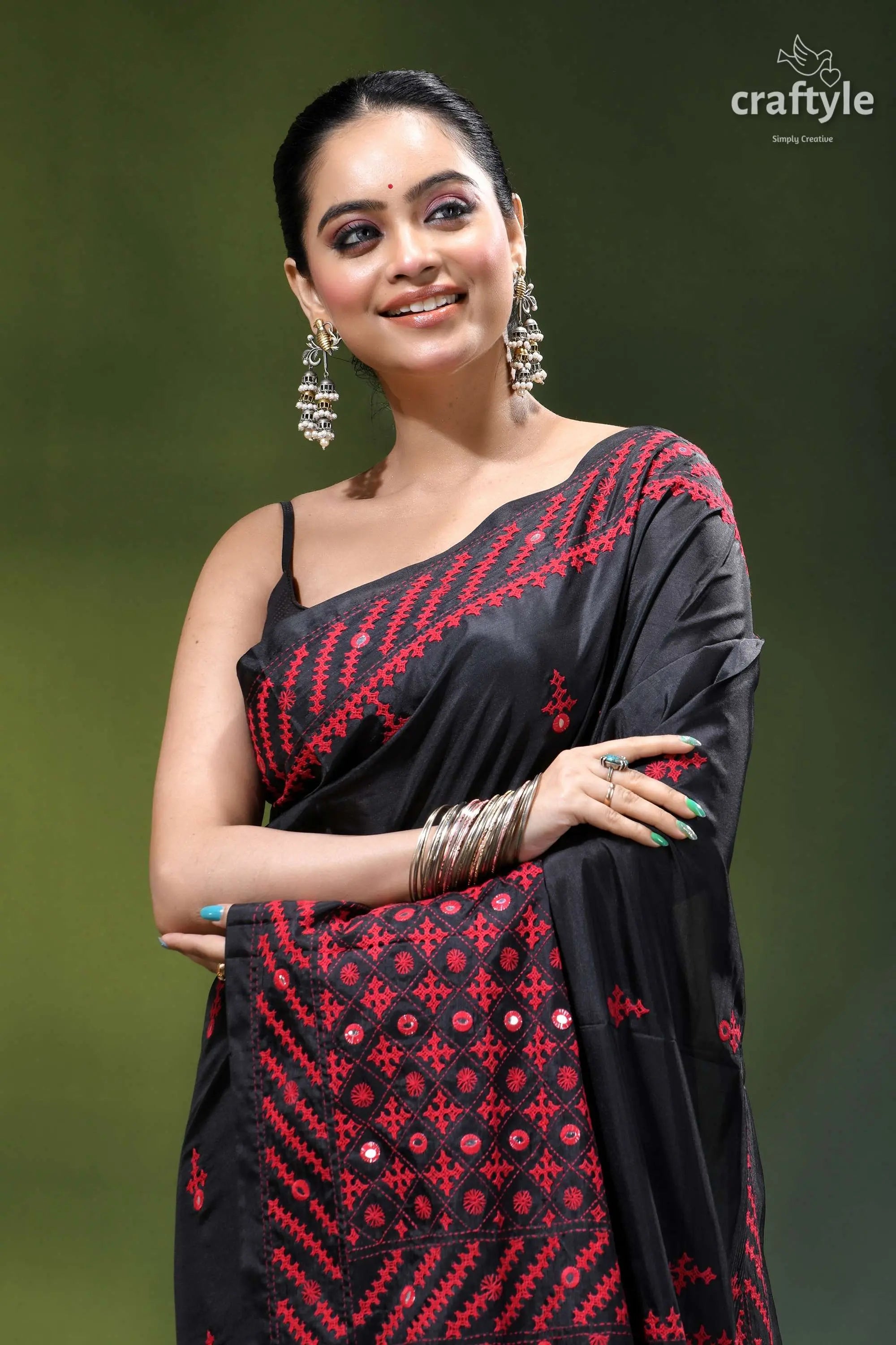 Maroon thread kutch embroidered silk saree in black - mirror work black saree intricate red embroidery 2