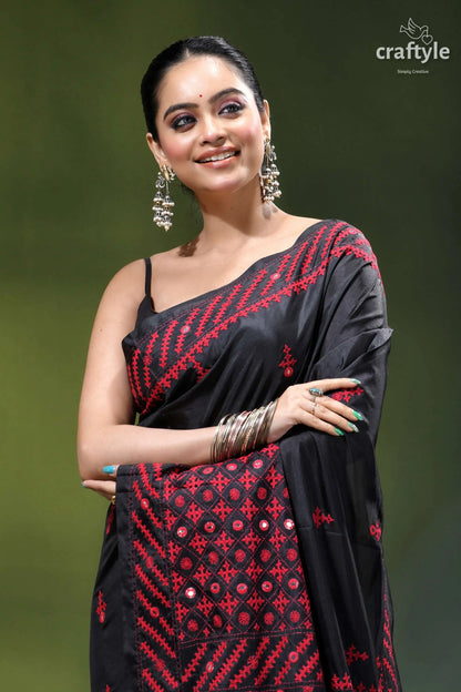 Maroon thread kutch embroidered silk saree in black - mirror work black saree intricate red embroidery 2