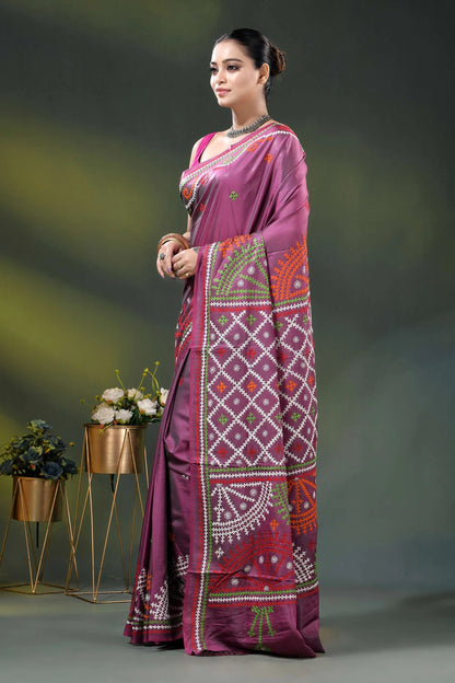 Mauve kutch embroidery silk saree with handcrafted geometric motifs 3