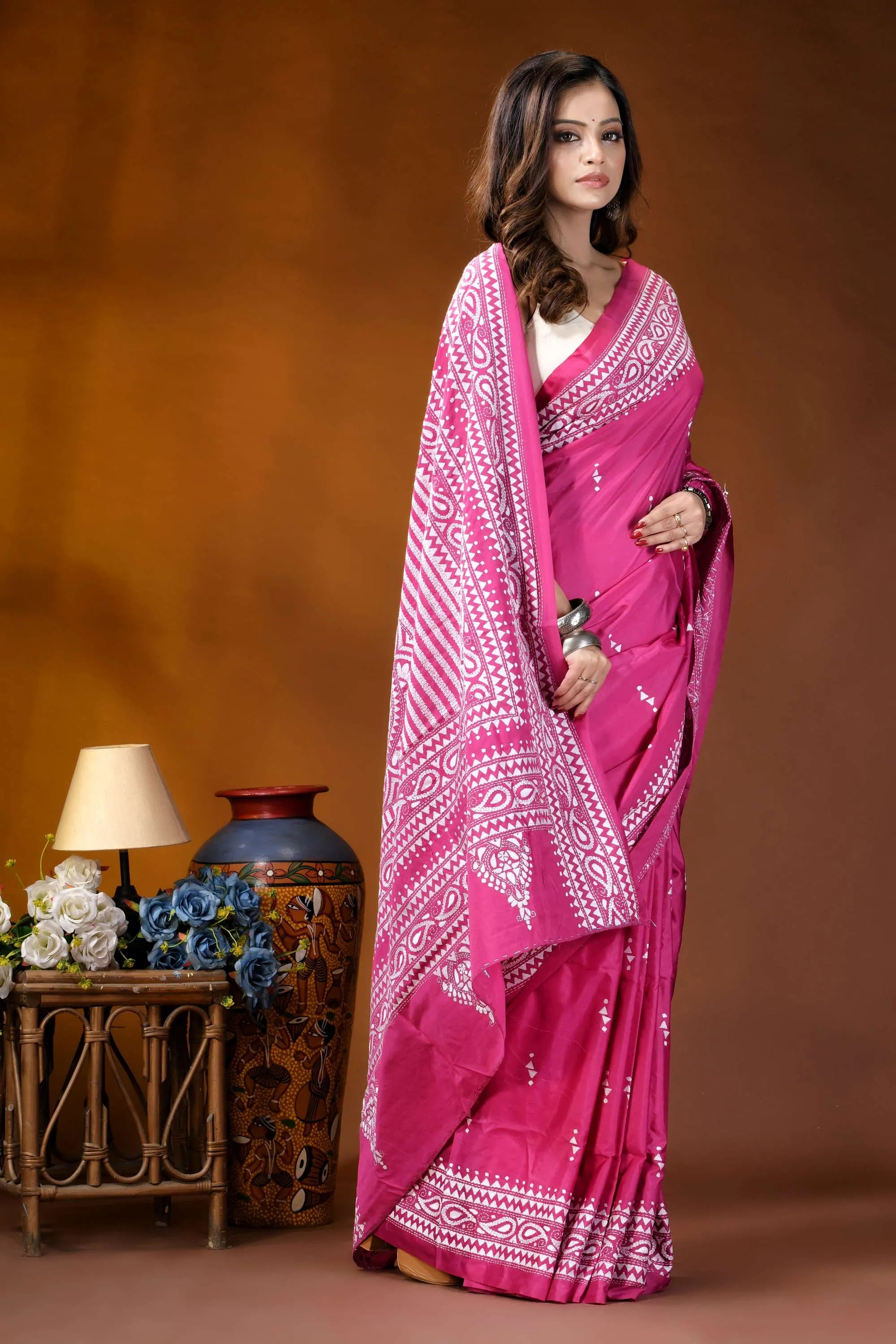 Medium pink paisley design handcrafted kantha embroidery silk saree vibrant fuchsia saree intricate white 4