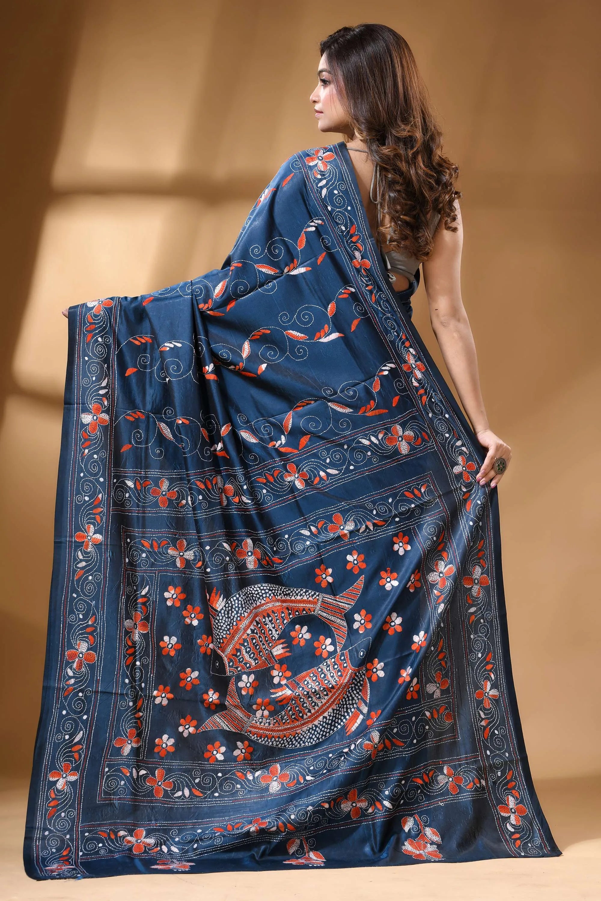 Midnight blue fish motif hand embroidered silk kantha saree navy blue silk saree adorned 6