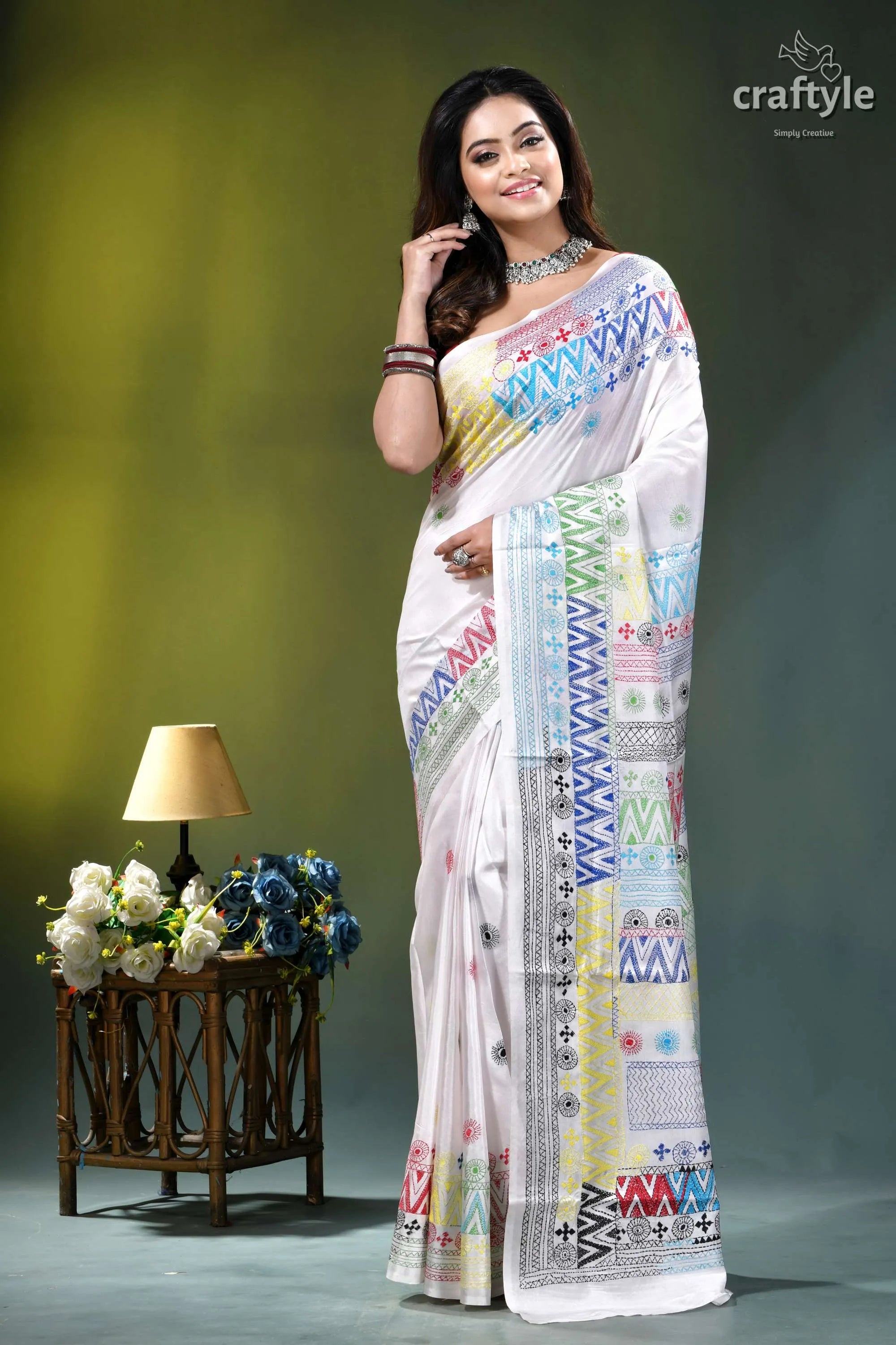 Milk white multithread geometric pattern silk lambani embroidery saree white saree colorful geometric floral 6