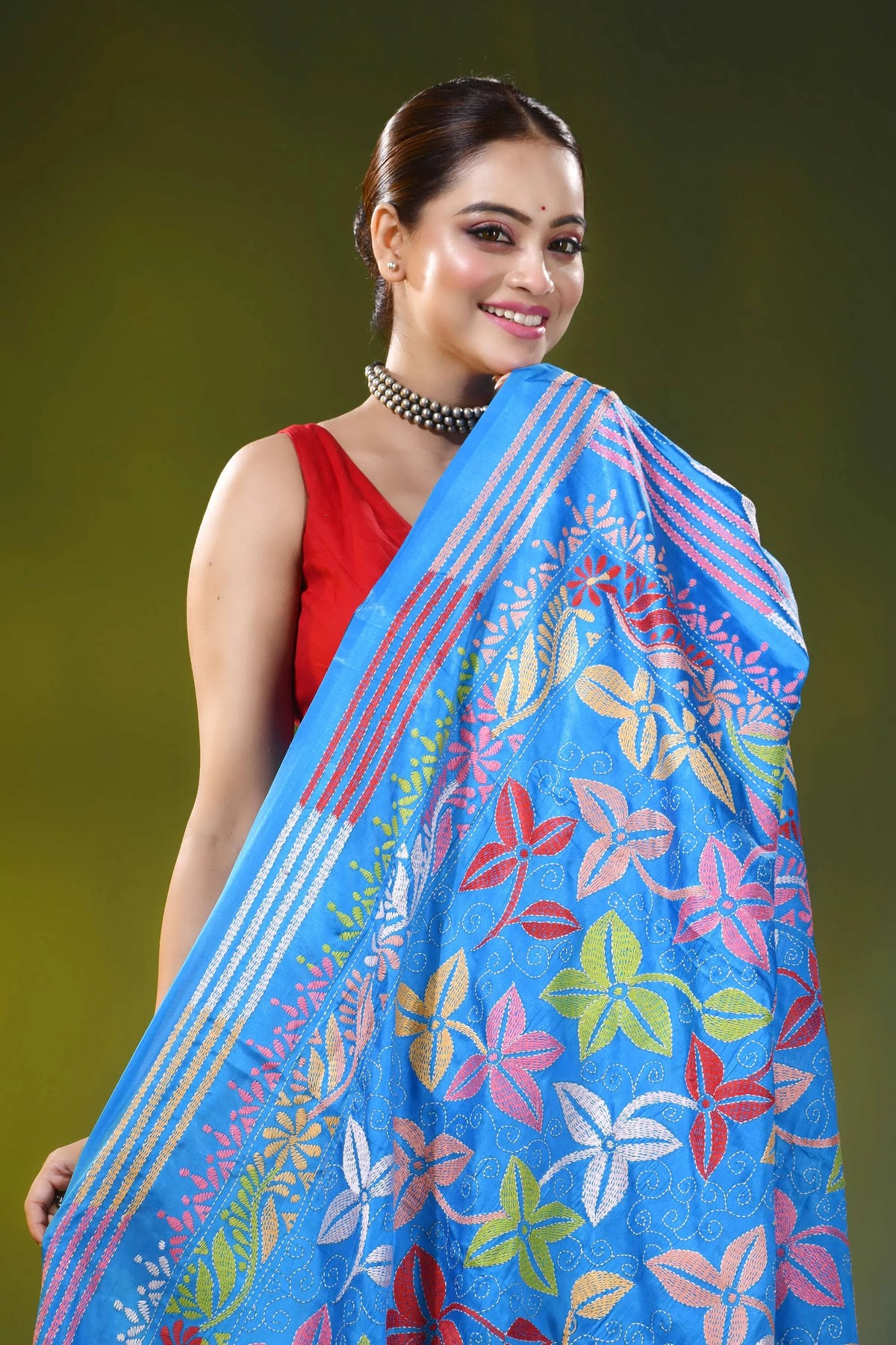 Multi-thread floral design kantha stitch silk saree in sky blue 2