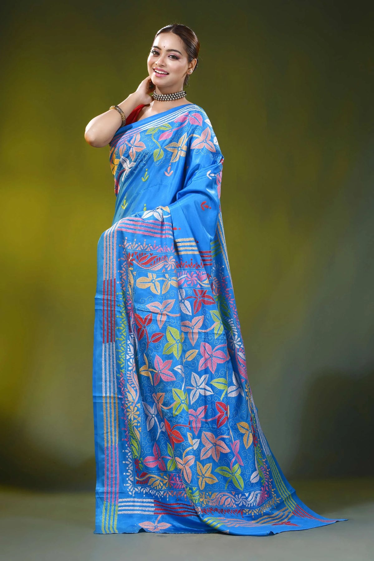 Multi-thread floral design kantha stitch silk saree in sky blue 4