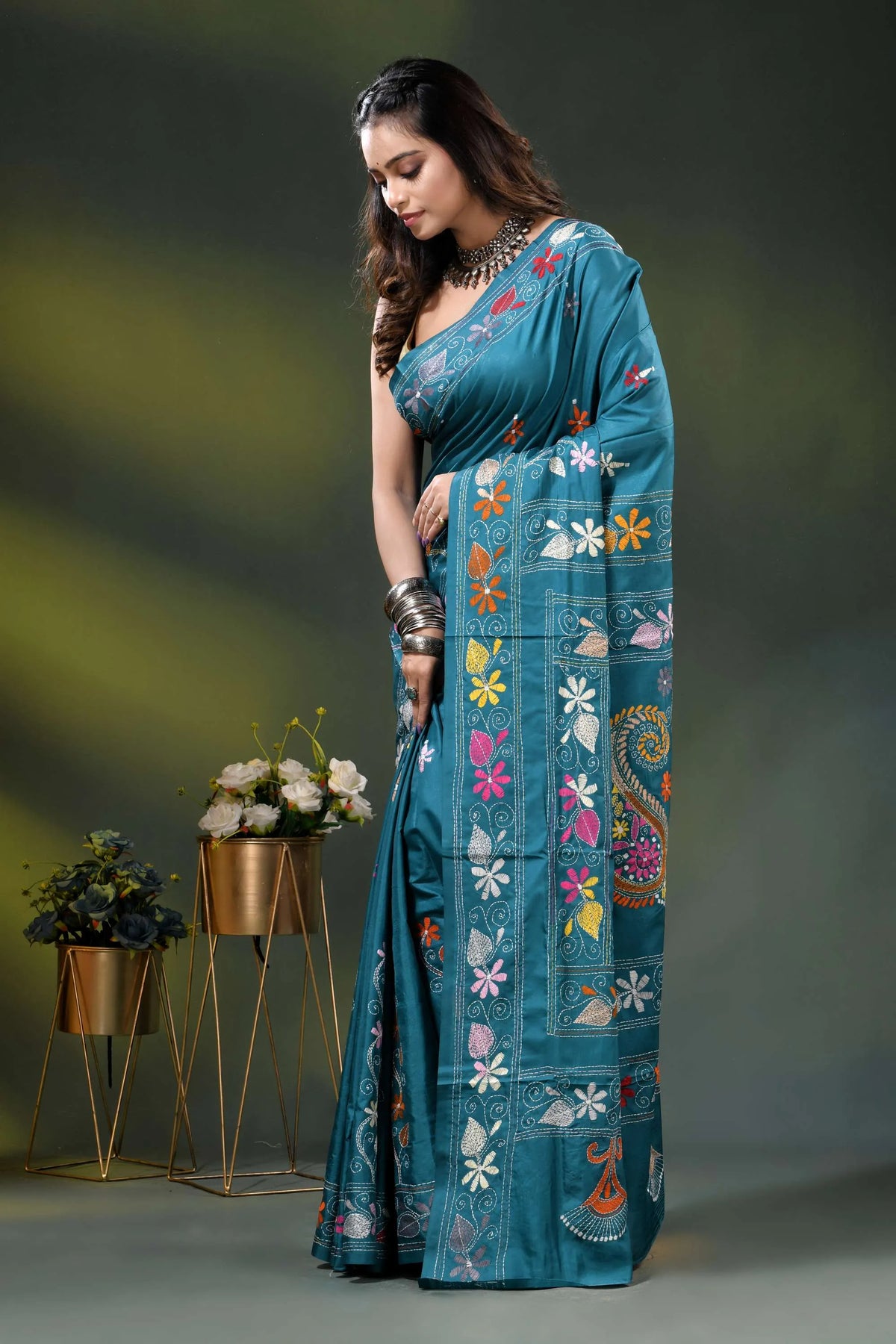 Multicolor paisley design handcrafted silk kantha saree in teal 3