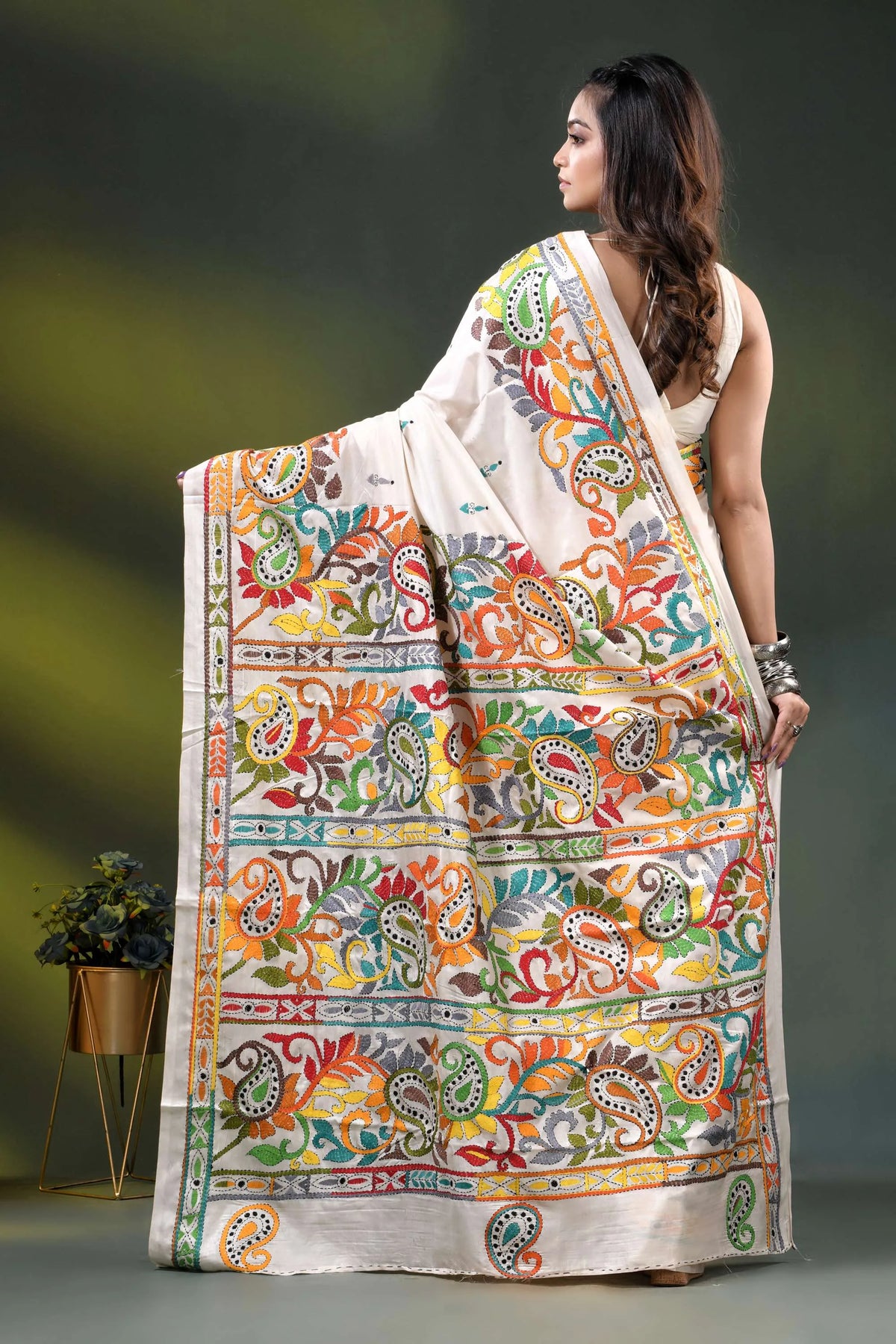 Multicolor paisley handcrafted silk kantha stitch saree design in white 4