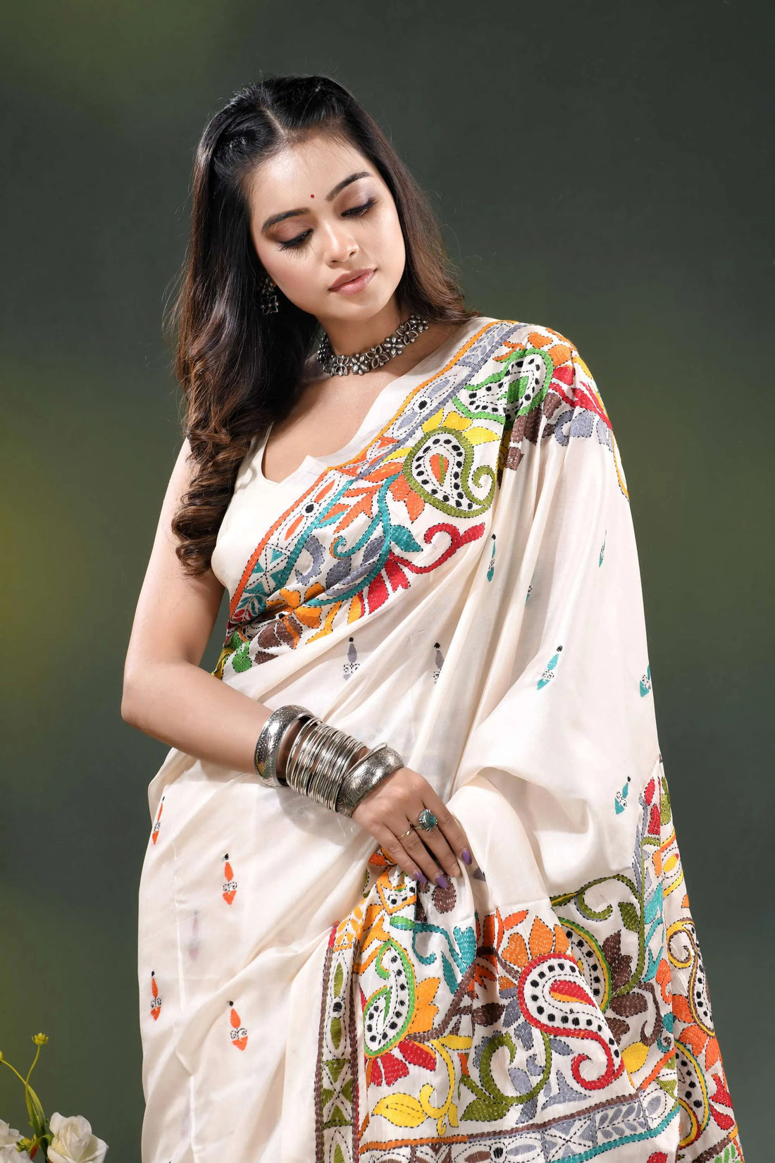 Multicolor paisley handcrafted silk kantha stitch saree design in white 2
