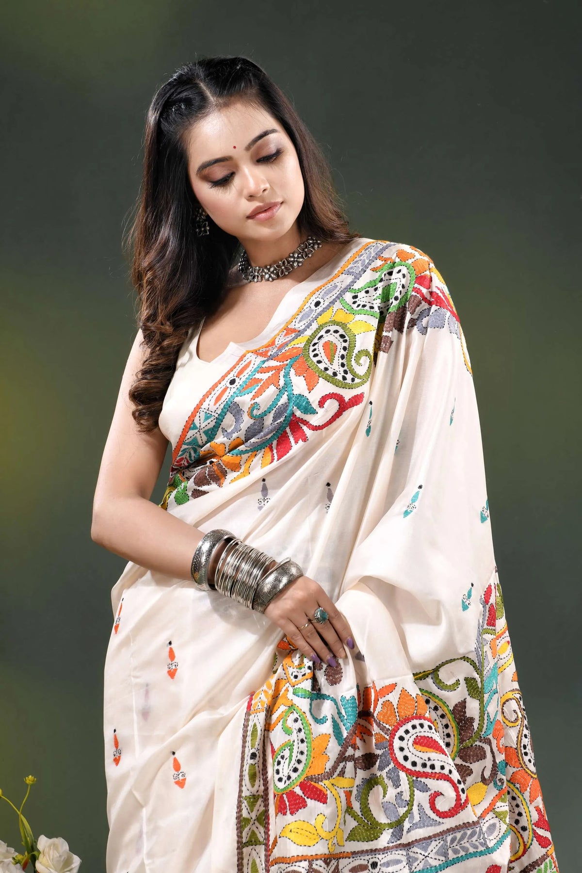 Multicolor paisley handcrafted silk kantha stitch saree design in white 2
