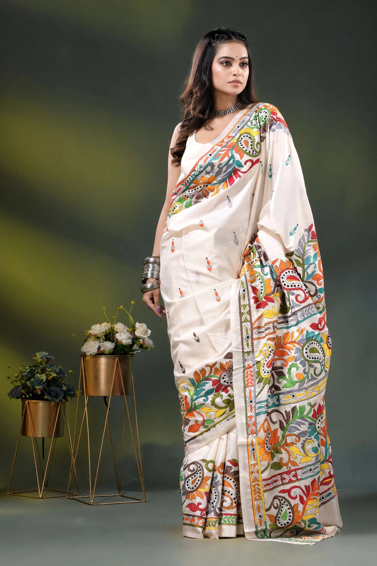 Multicolor paisley handcrafted silk kantha stitch saree design in white 5