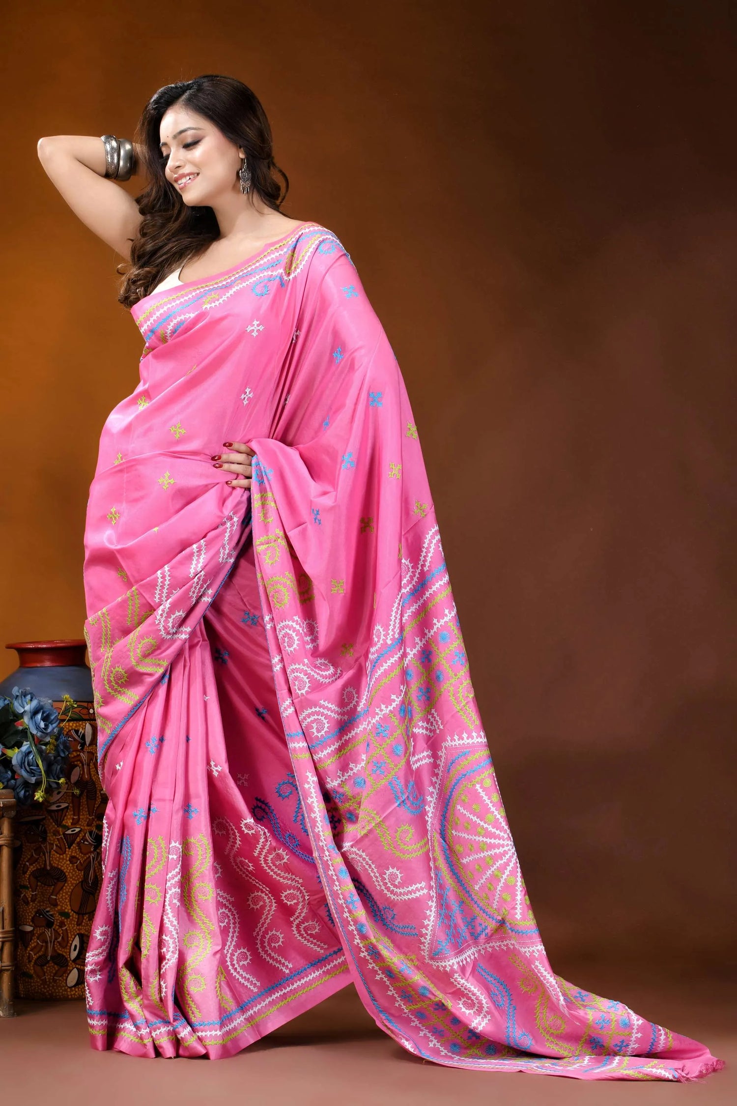 Multicolor thread handcrafted silk gujrati stitch saree in pink vibrant pink saree intricate paisley 4