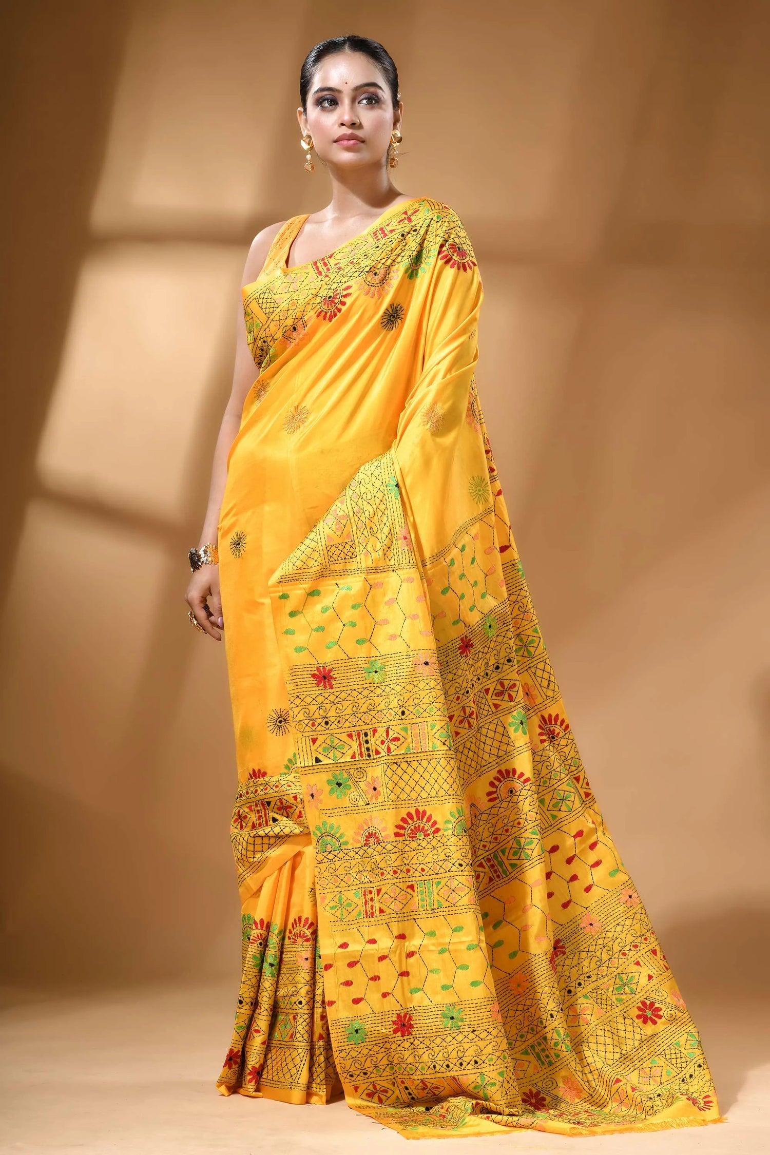 Mustard yellow multithread geometric motif ethnic silk lambani saree vibrant yellow saree intricate floral 4