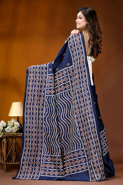Navy blue multithread ethnic motif kutch embroidered silk saree navy blue embroidered saree intricate 4
