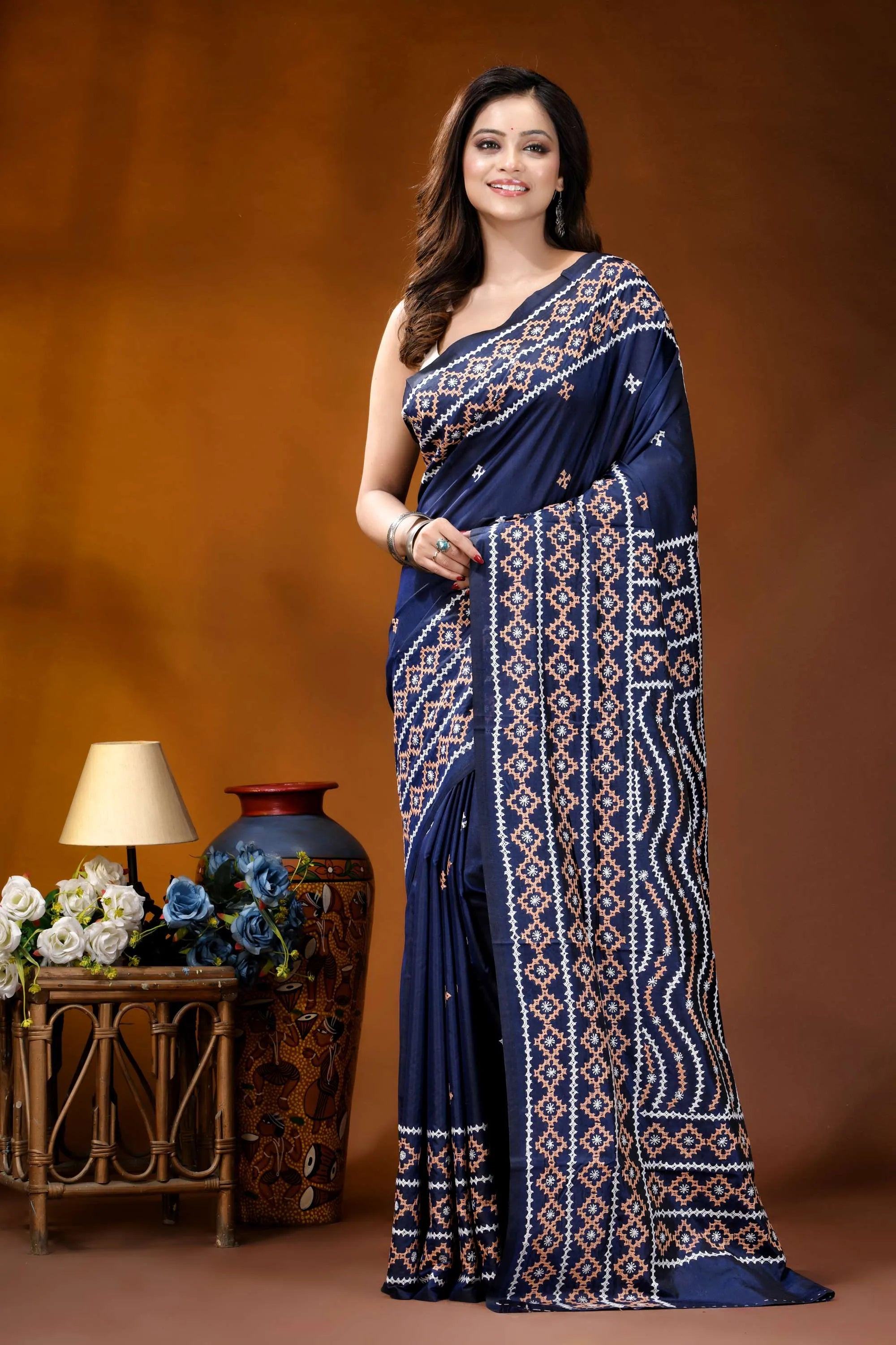 Navy blue multithread ethnic motif kutch embroidered silk saree navy blue saree intricate white 6