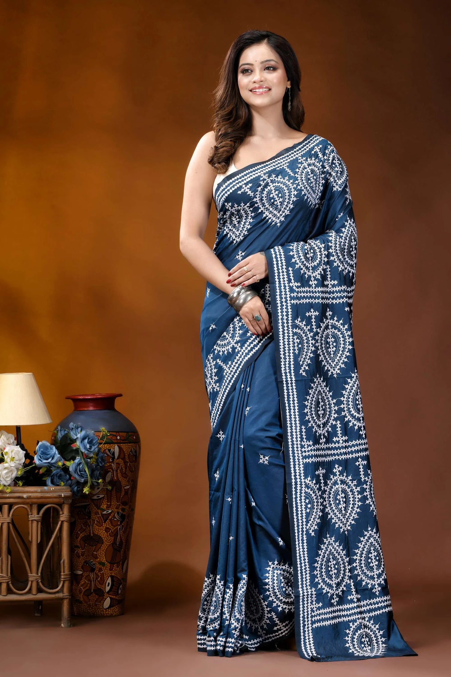 Navy blue paisley motif handmade kutch embroidery silk saree navy blue saree intricate white 7
