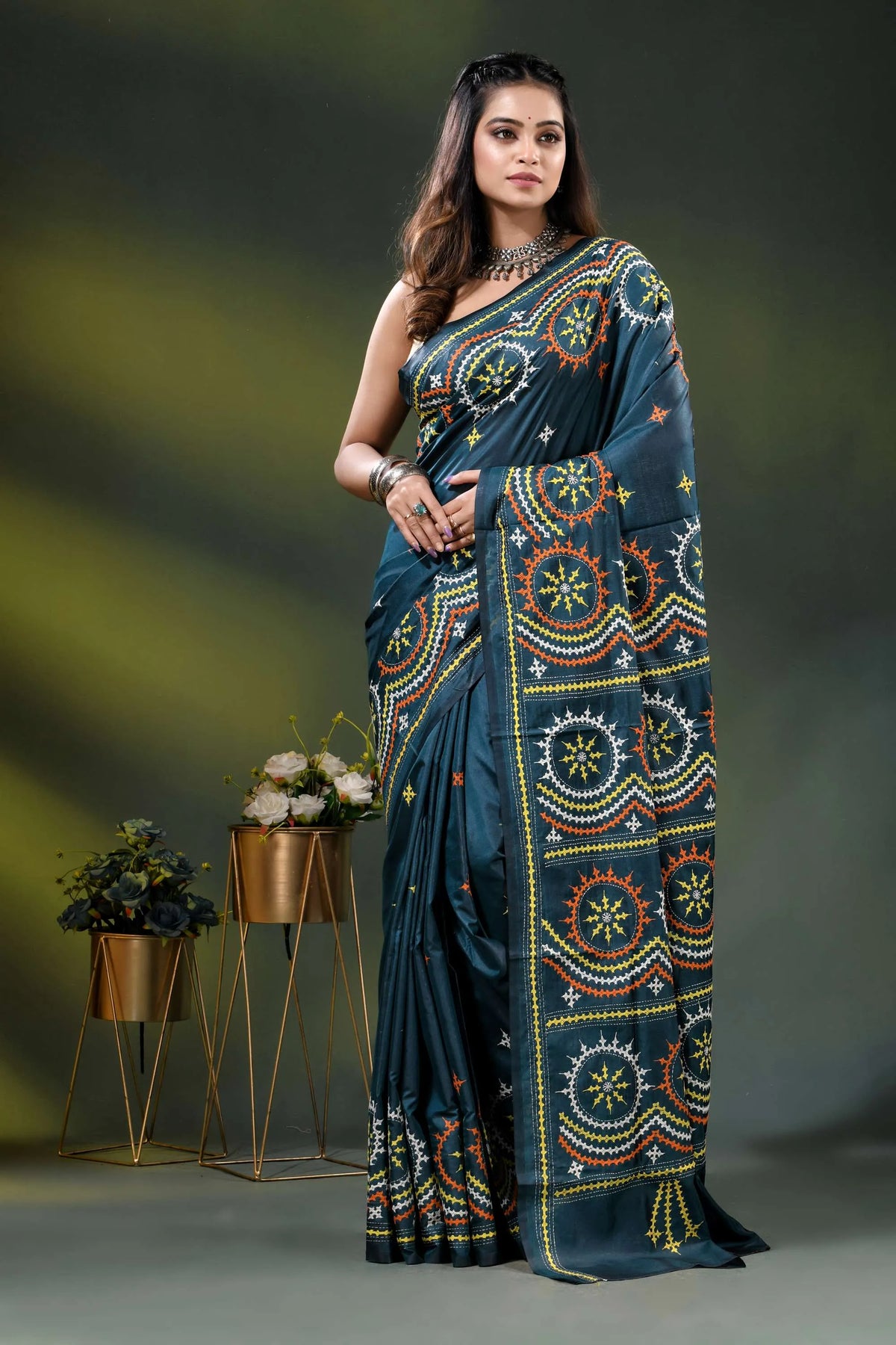 Navy blue silk kutch work saree with hand embroidered circular motifs 6