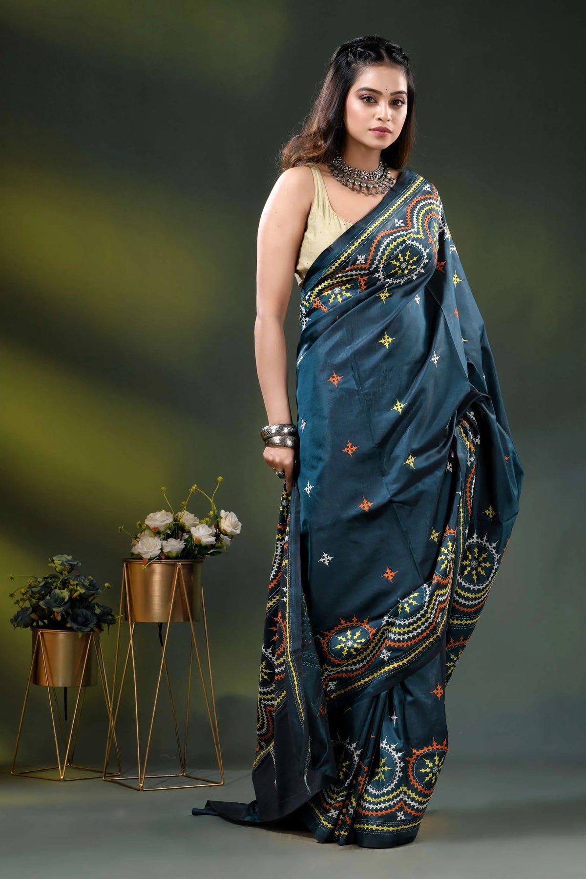 Navy blue silk kutch work saree with hand embroidered circular motifs 5