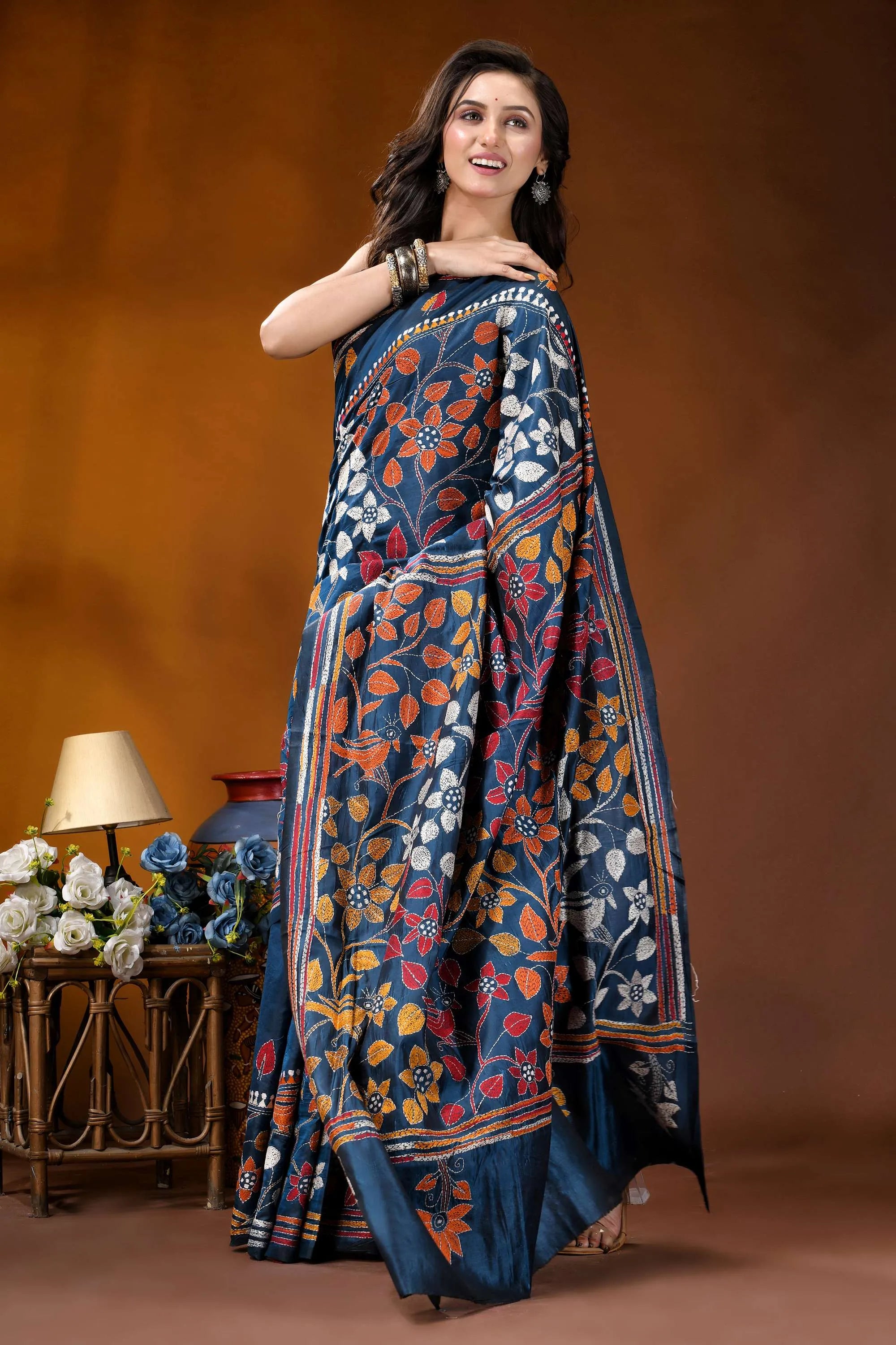 Nile blue bird theme handcrafted kantha embroidery silk saree navy blue silk saree adorned 4
