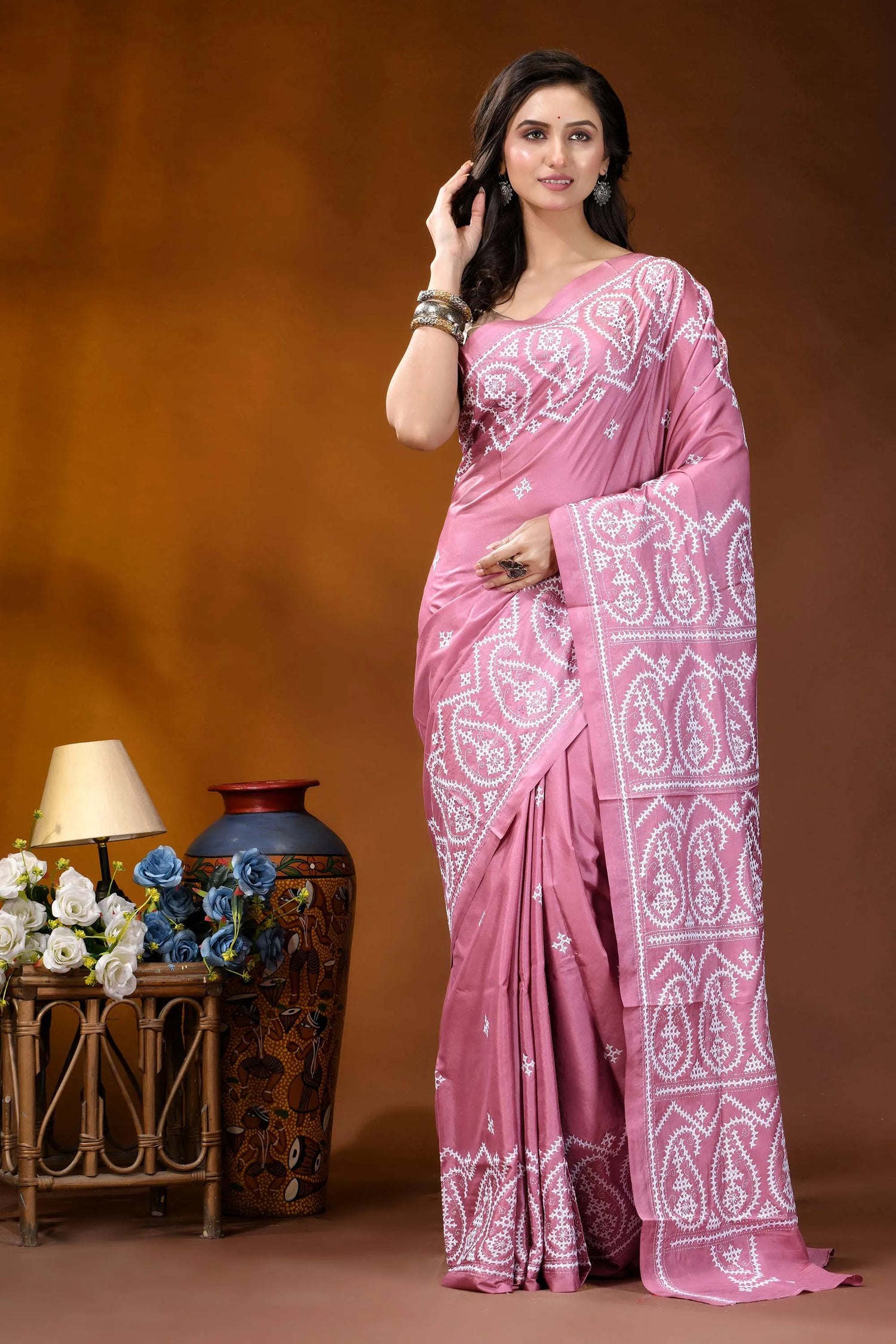 Onion pink paisley motif handcrafted gujrati stitch silk saree woman wears soft pink saree 6