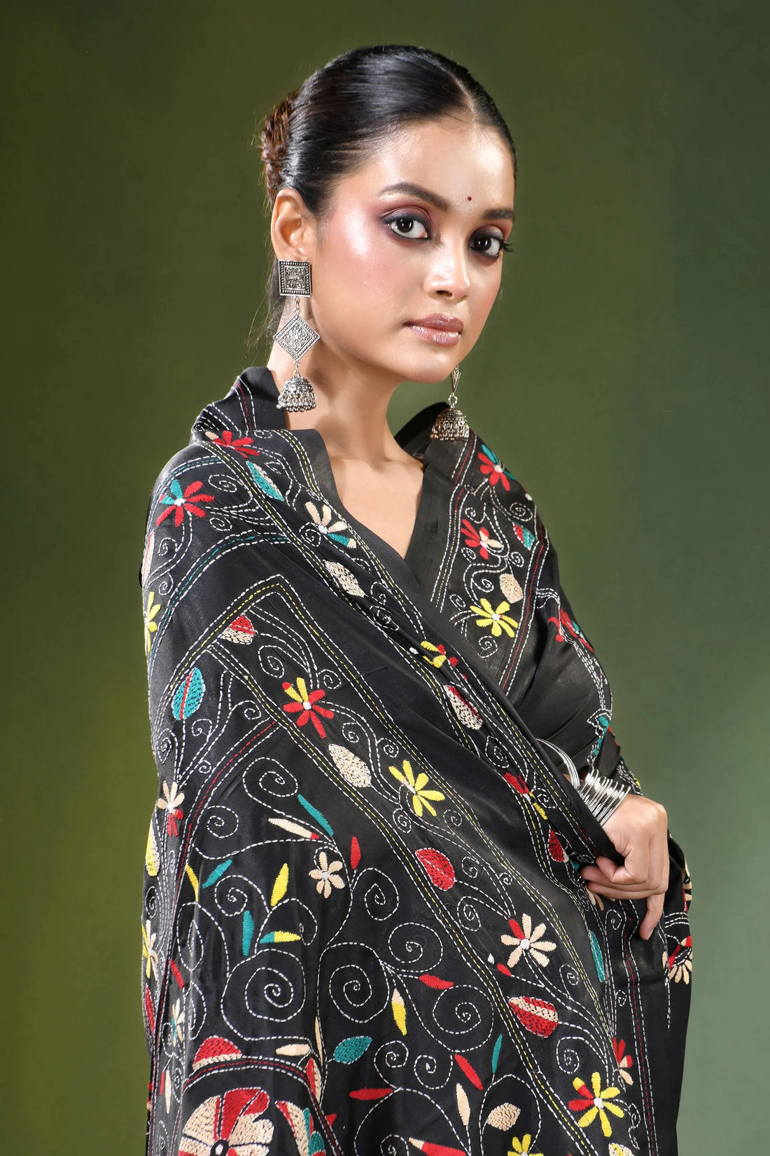 Onyx black swan design kantha embroidery silk saree embroidered vibrant floral 2