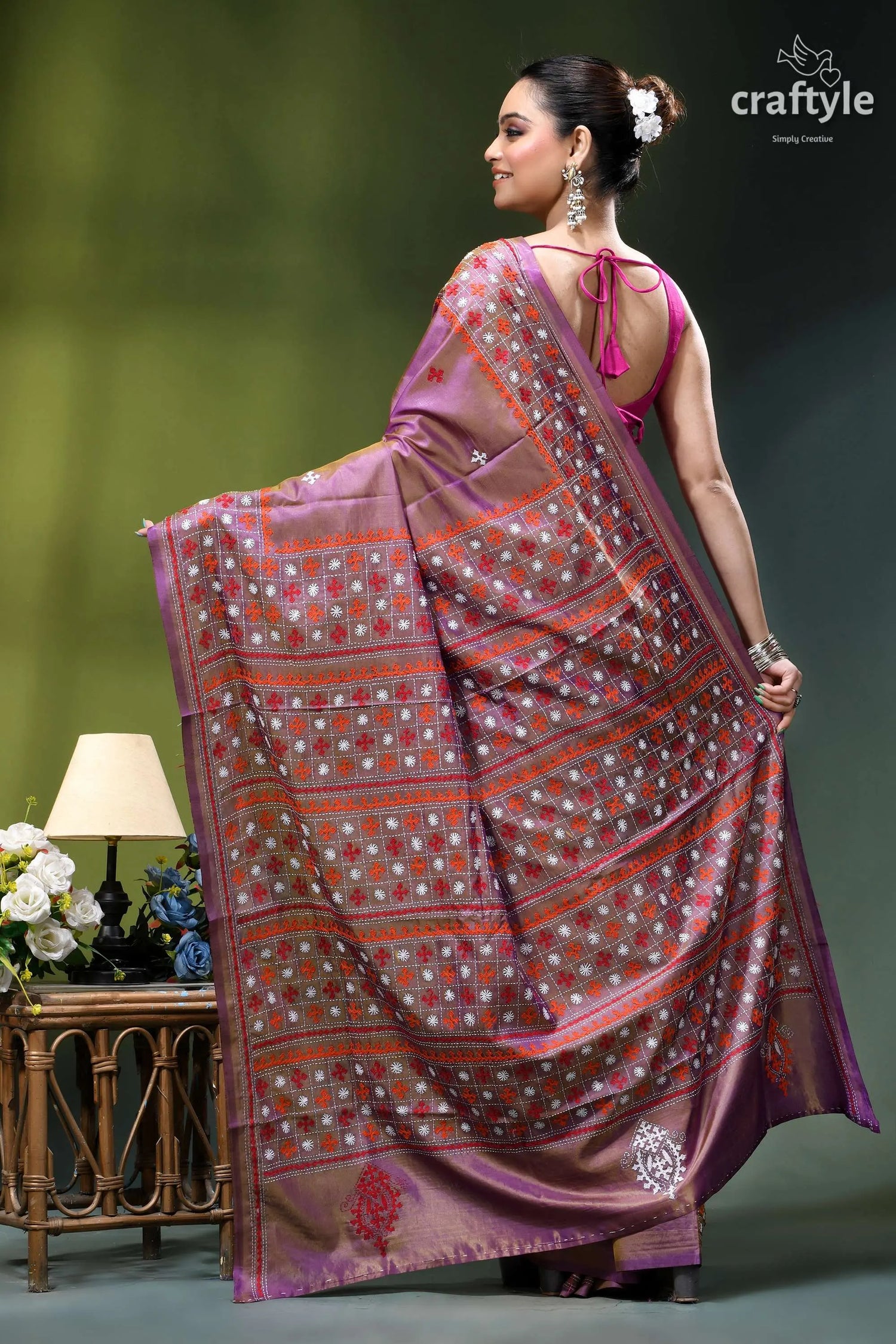 Opera mauve gujrati embroidery dual-tone elegant silk saree woman wears lavender orange patterned 6