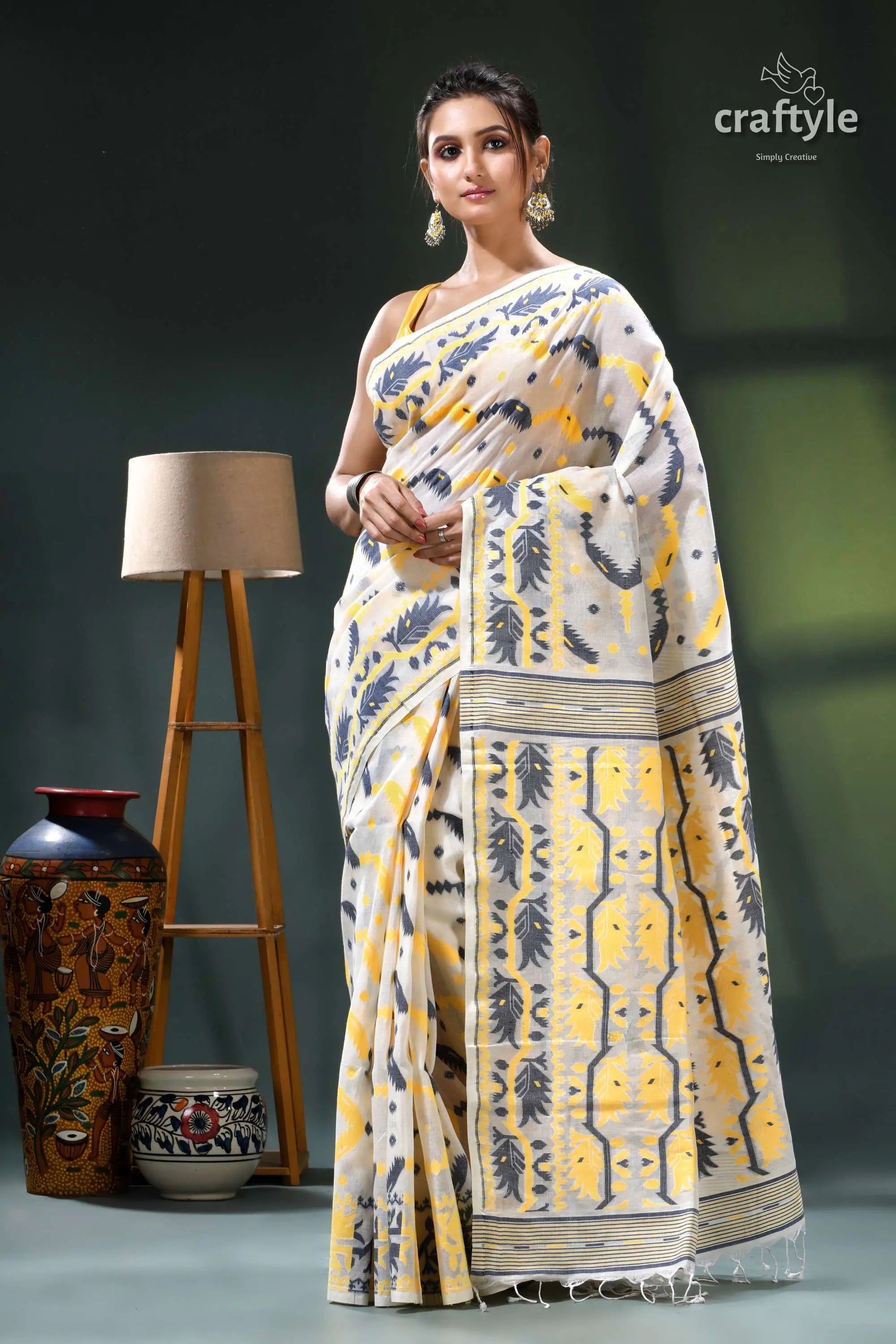 Pearl white bengal handloom cotton jamdani saree cream yellow patterned saree intricate 6