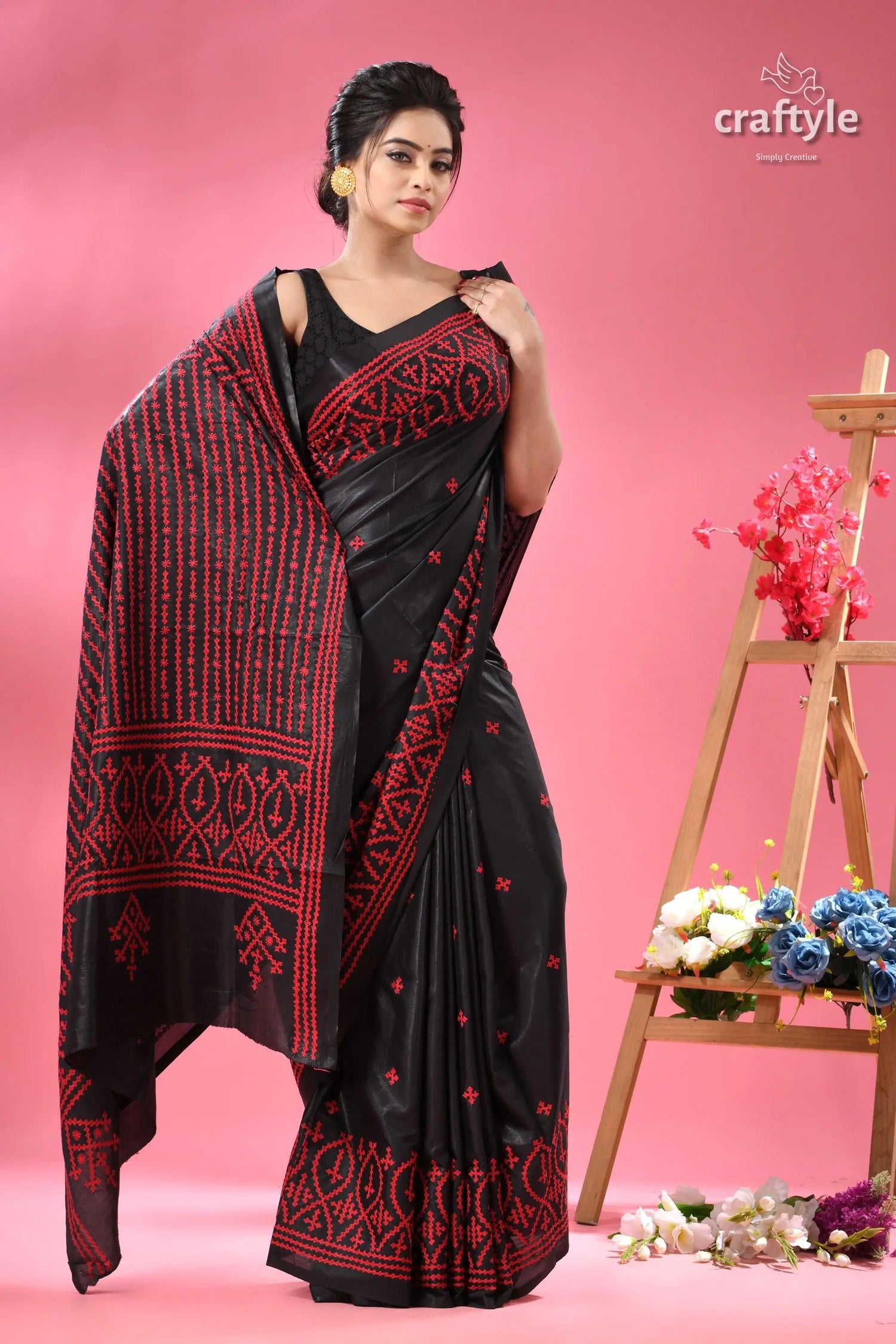 Pitch black and red kutch embroidery work silk saree black saree red embroidered patterns 3