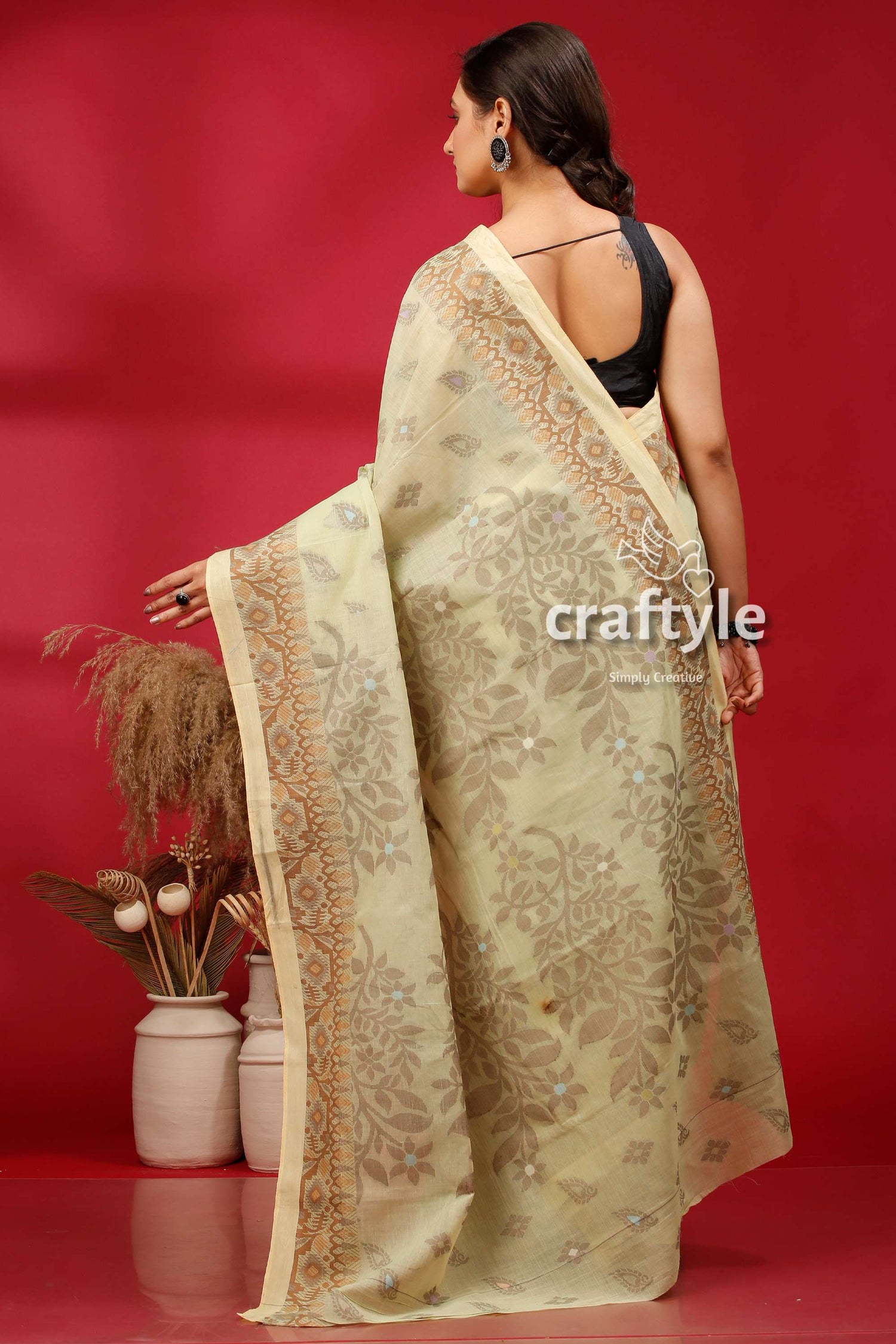 Pixie Green Floral Motif Intricate Cotton Jamdani Saree - Craftyle