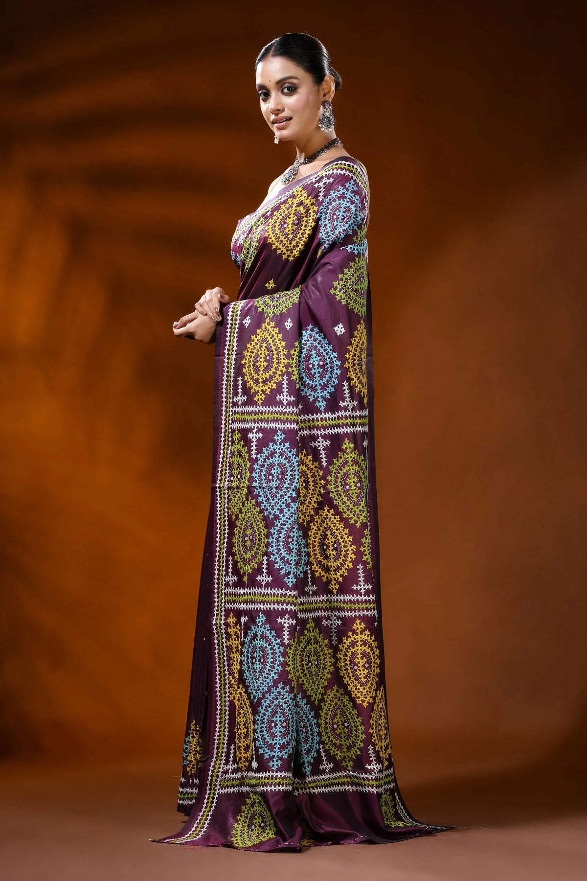 Plum wine silk gujarati stitch saree multi-thread paisley design 3