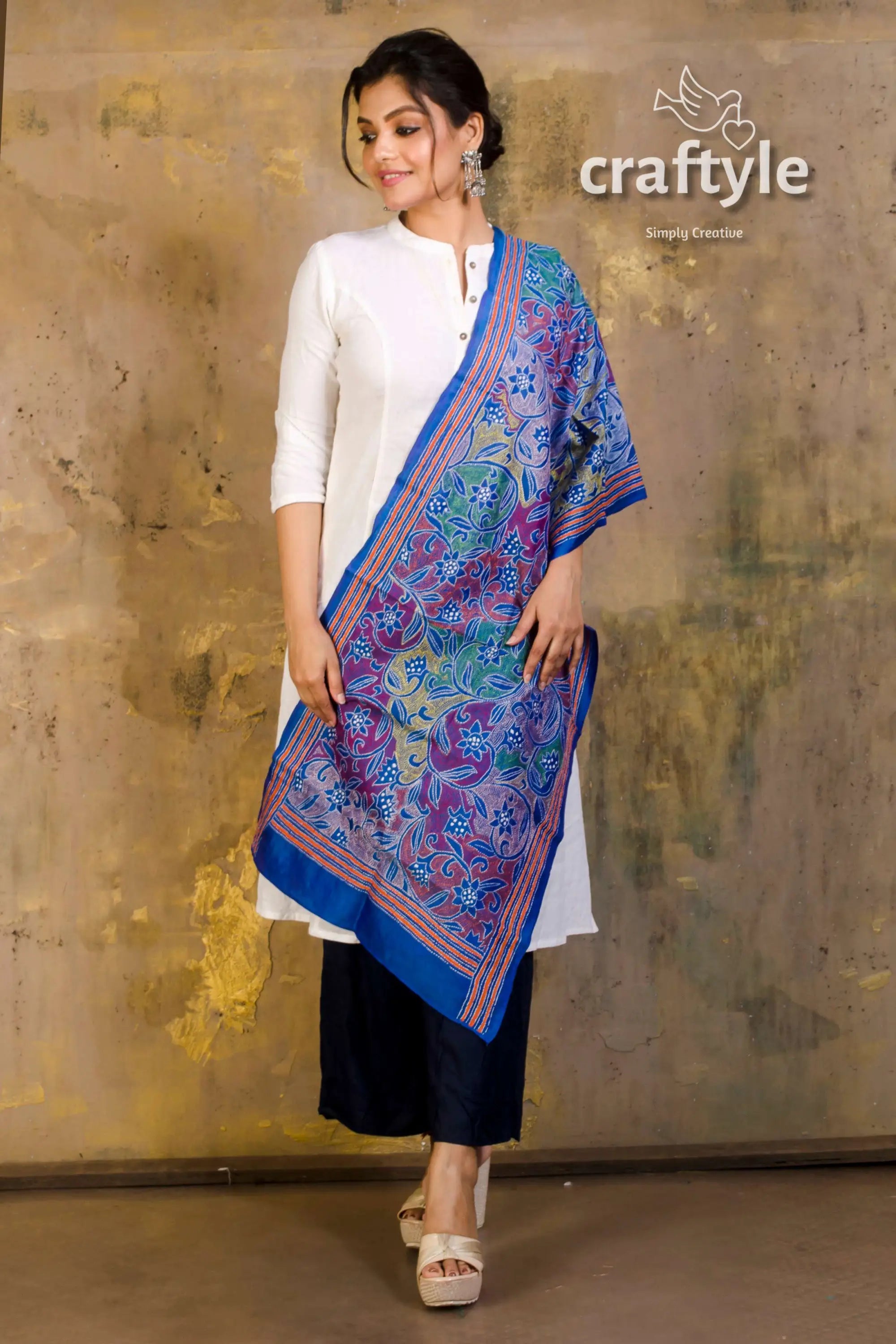Pure silk kantha stitch stole woman white tunic patterned shawl 3