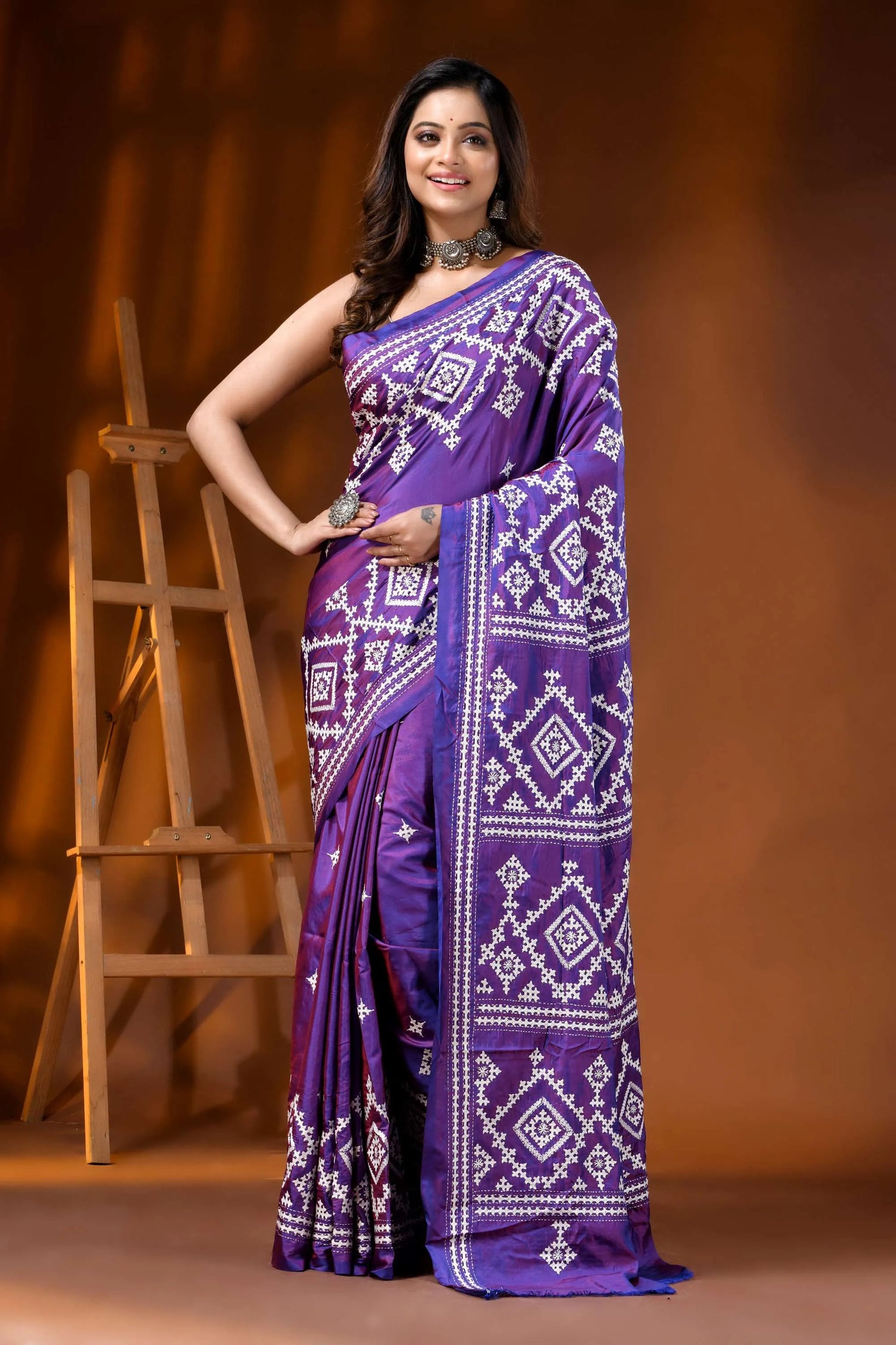 Purple ethnic hand embroidered silk gujarati stitch saree design 7