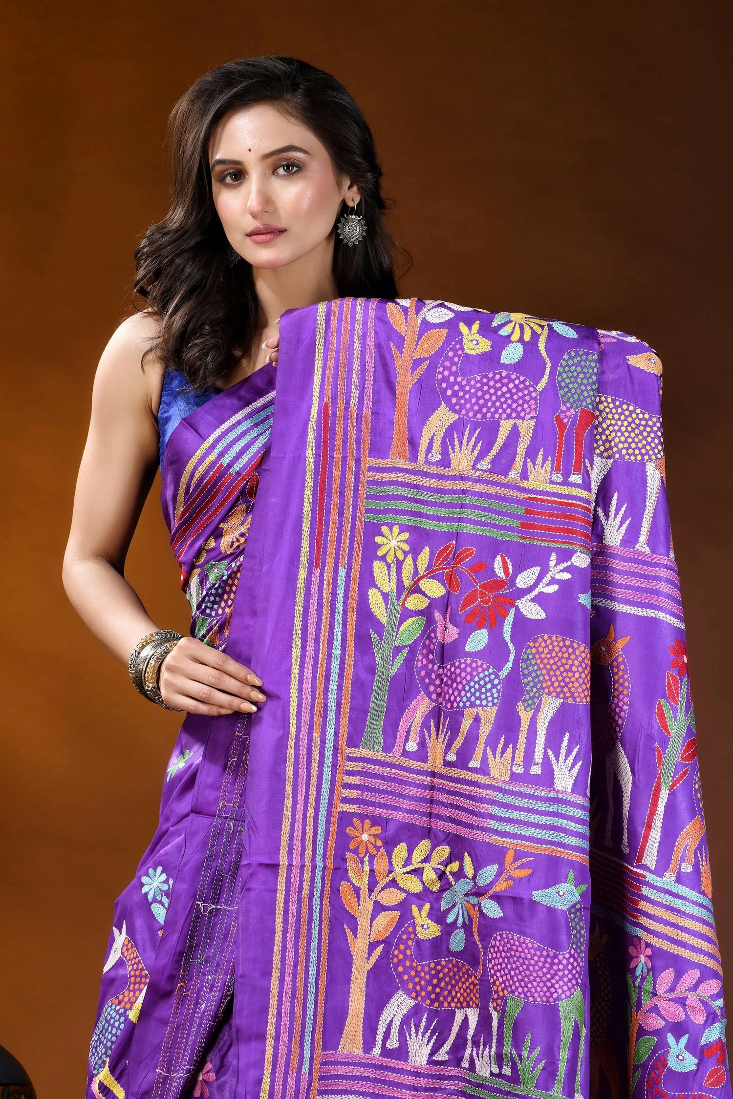 Purple exclusive deer theme handcrafted kantha embroidery silk saree vibrant purple silk saree adorned 2