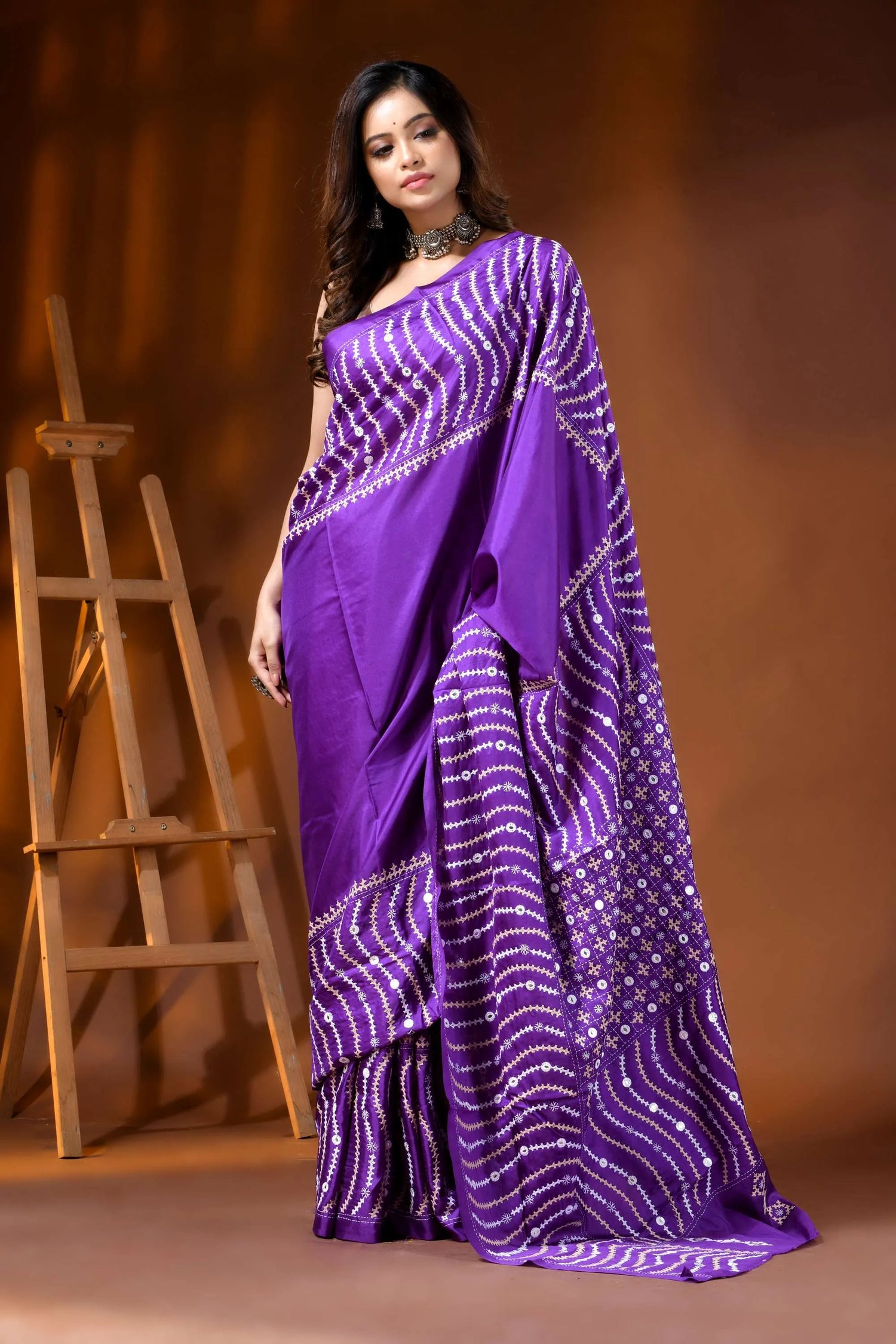 Purple handcrafted kutch embroidery silk saree with mirror work 3