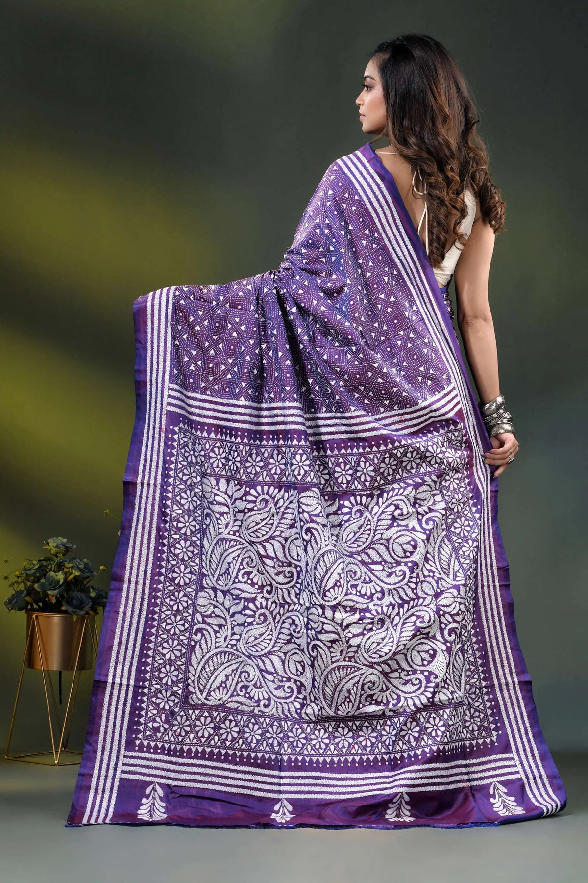 Purple paisley floral design handmade kantha silk saree 5