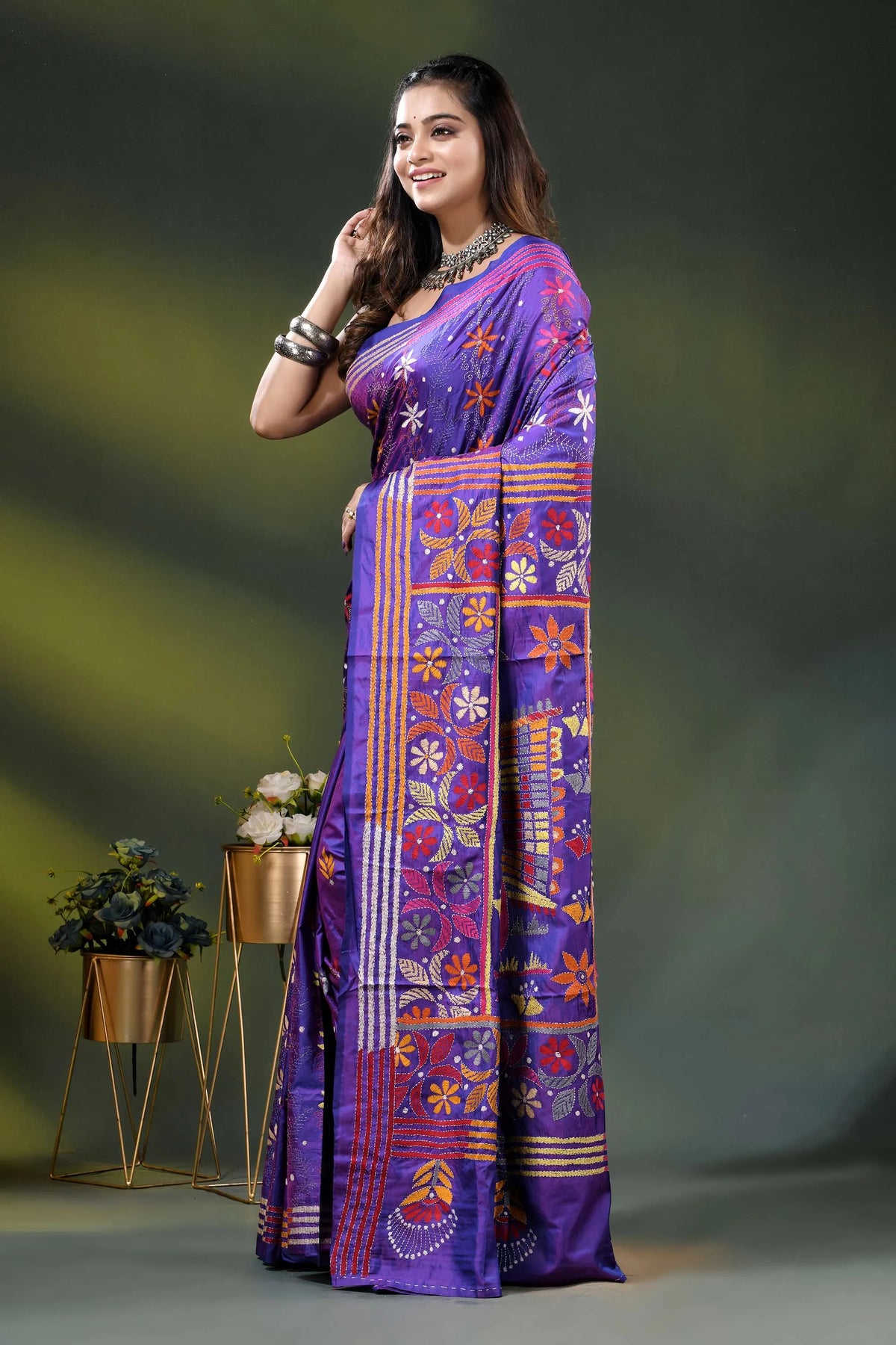 Purple silk kantha stitch saree with exclusive bullock cart design 3