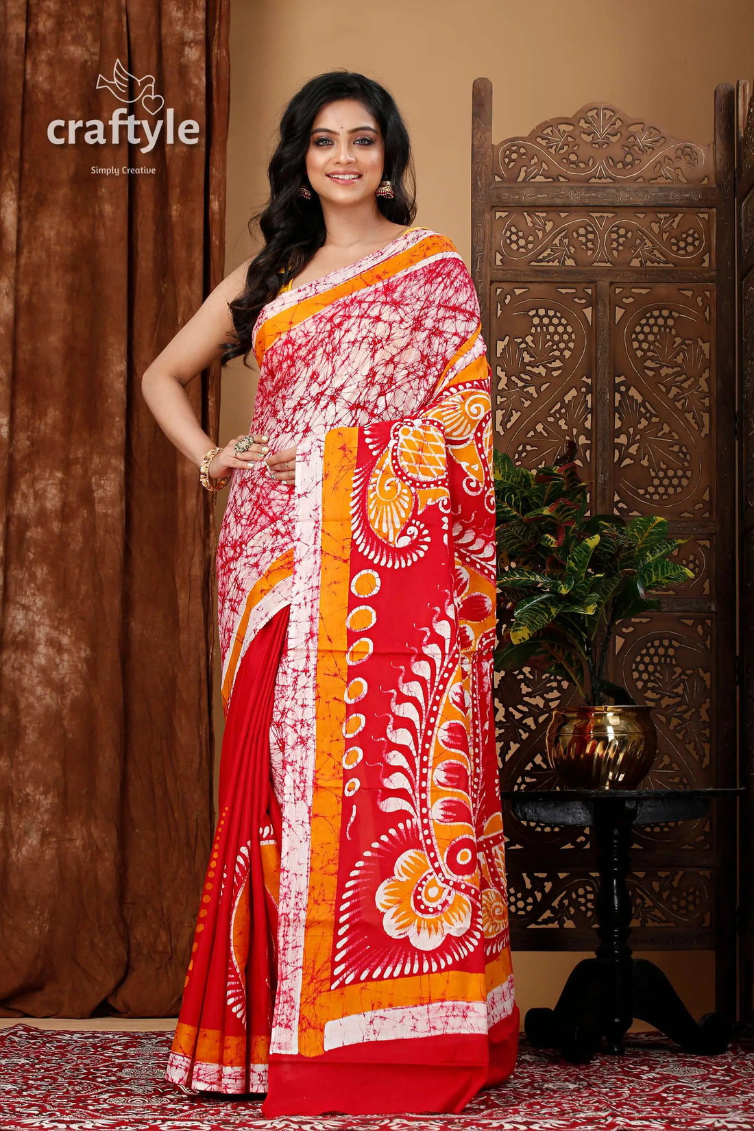 Rangoli pattern handcrafted batik pure cotton saree red white patterned saree 1