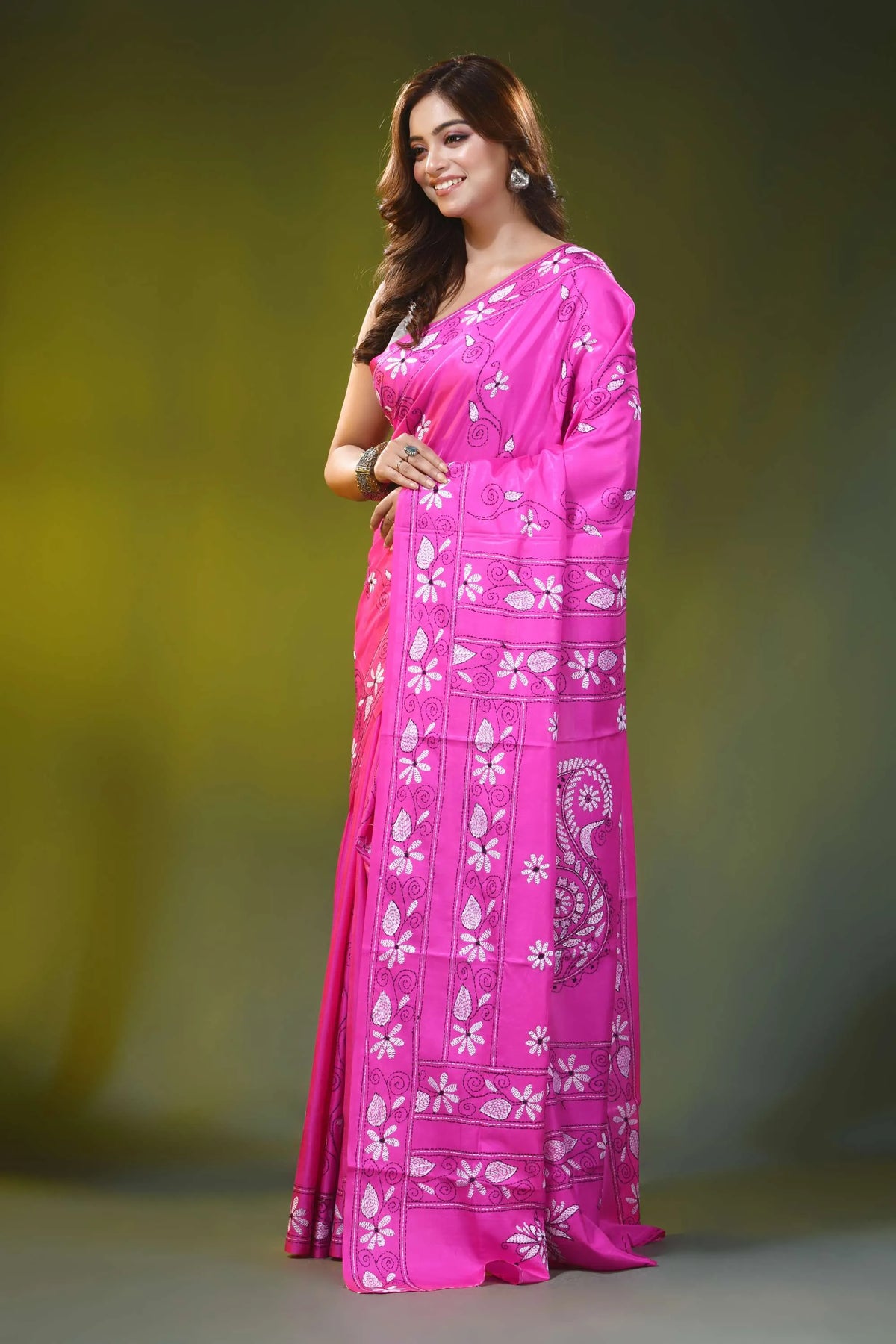 Rani pink kantha embroidery silk saree with handcrafted paisley design 3