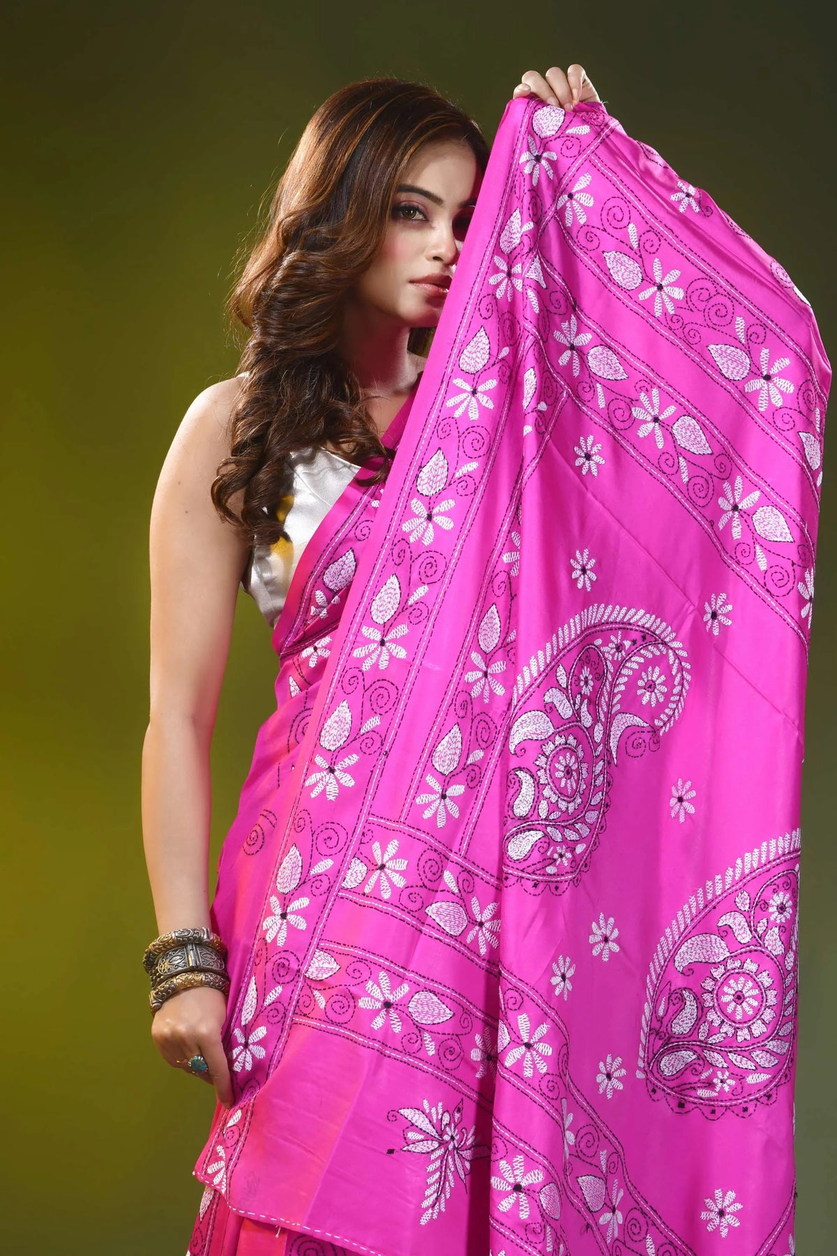 Rani pink kantha embroidery silk saree with handcrafted paisley design 2