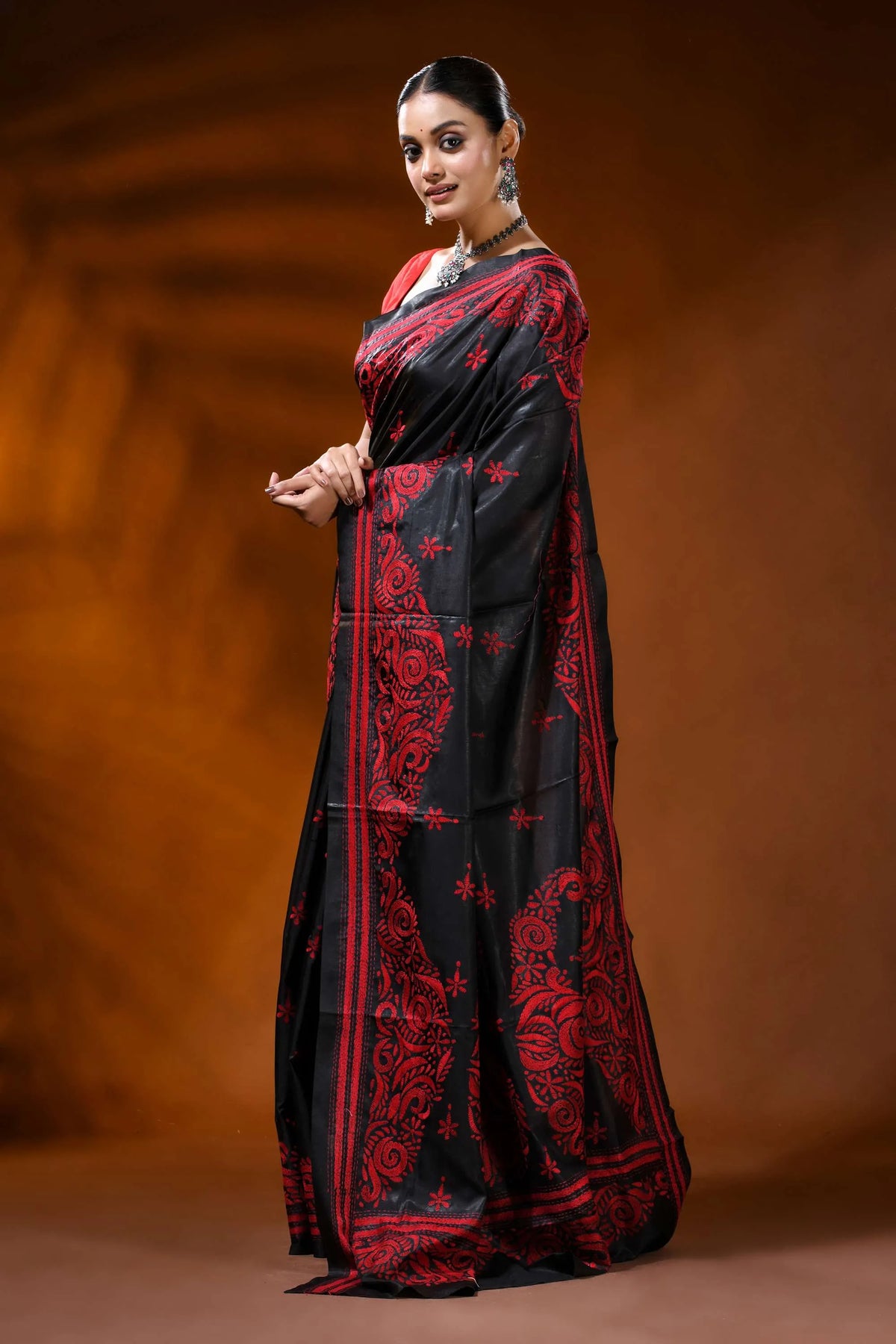 Raven black silk kantha stitch saree with red paisley ethnic motif 4
